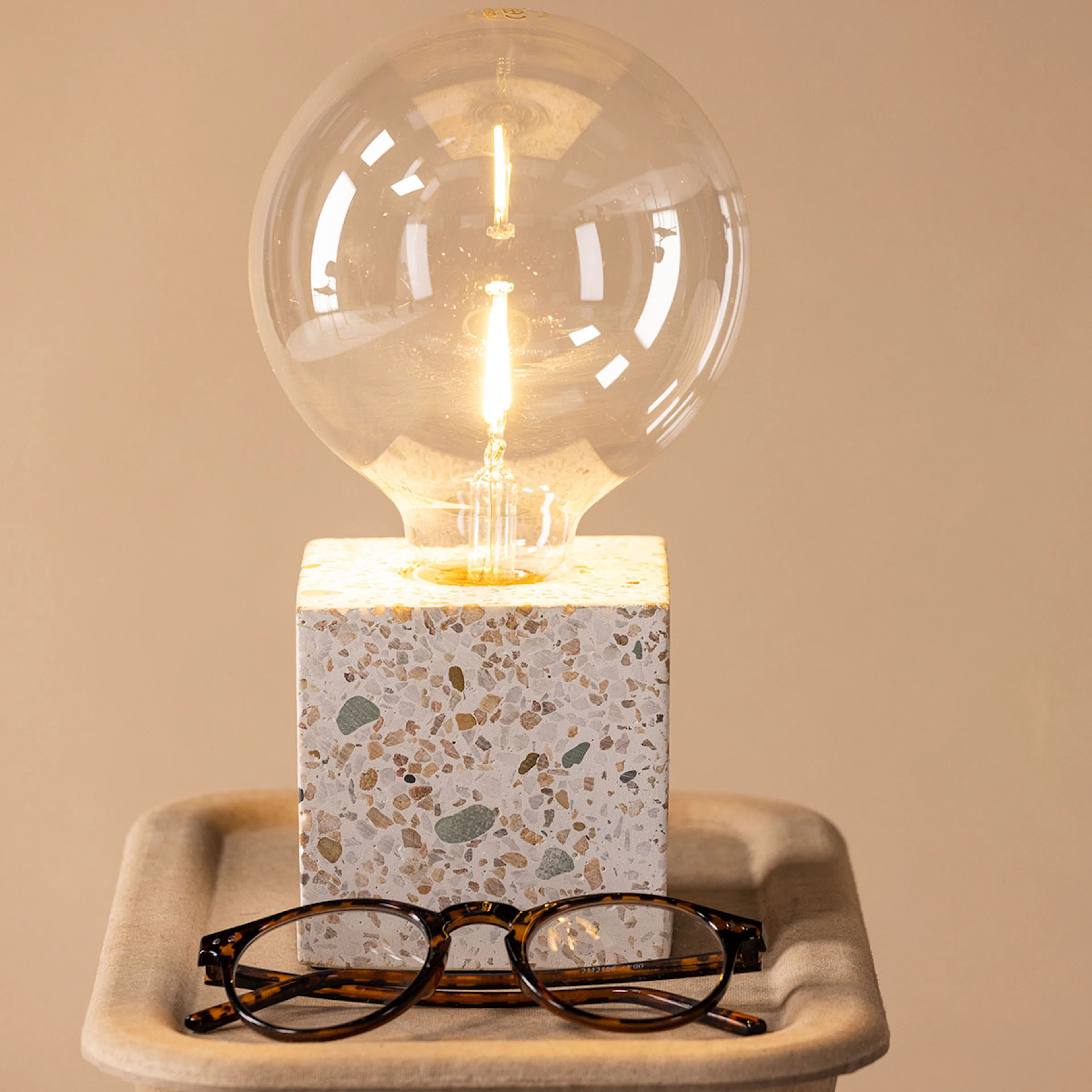 Rilche Table Lamp - Grey / Clear Glass Grå