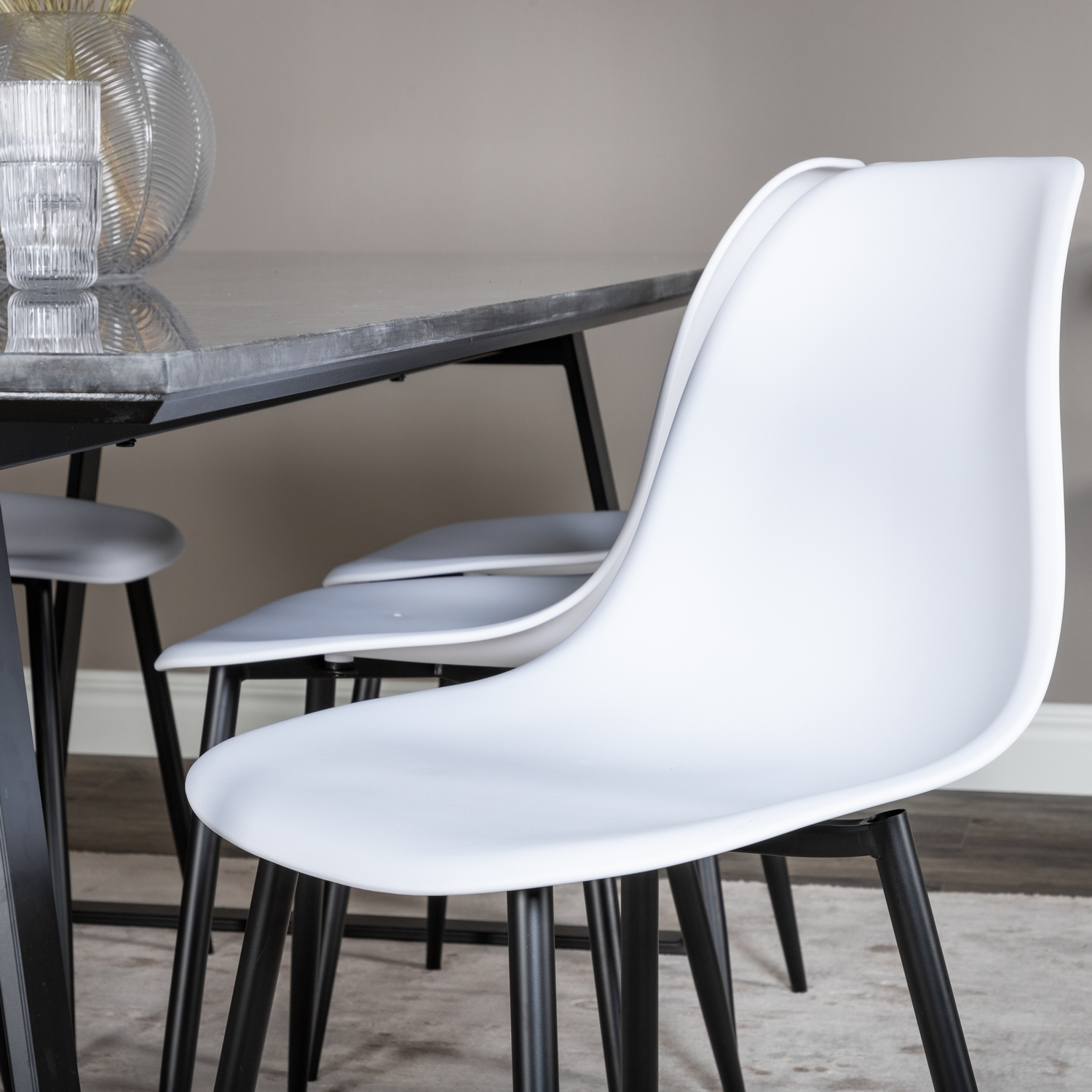 Matgrupp Venture Home Estelle med 6 Pop Stolar