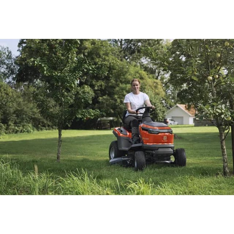 Trädgårdstraktor Husqvarna TC 100i Batteridriven med Uppsamlare