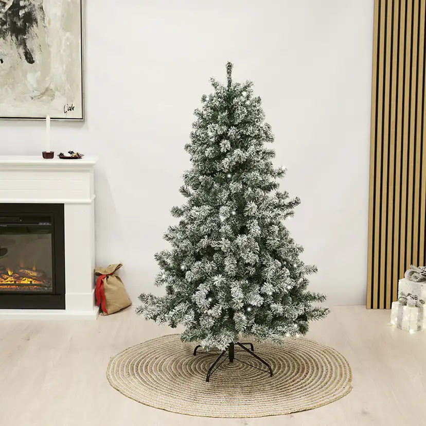 Plastgran Nordic Winter Frost med Snö LED
