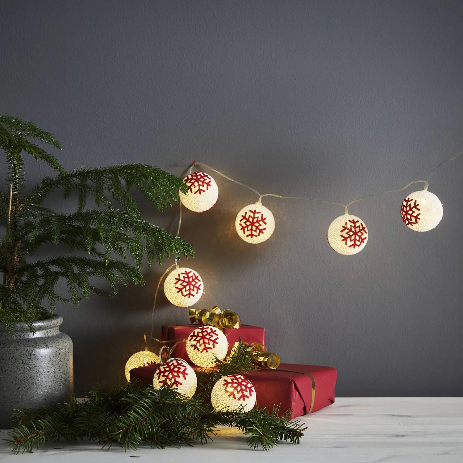 Ljusslinga Ornament Vit