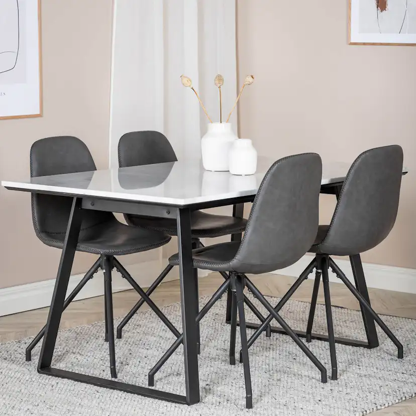 Matgrupp Venture Home Estelle 140 med 4 Pobbie Snurrfunktion Stolar Konstläder