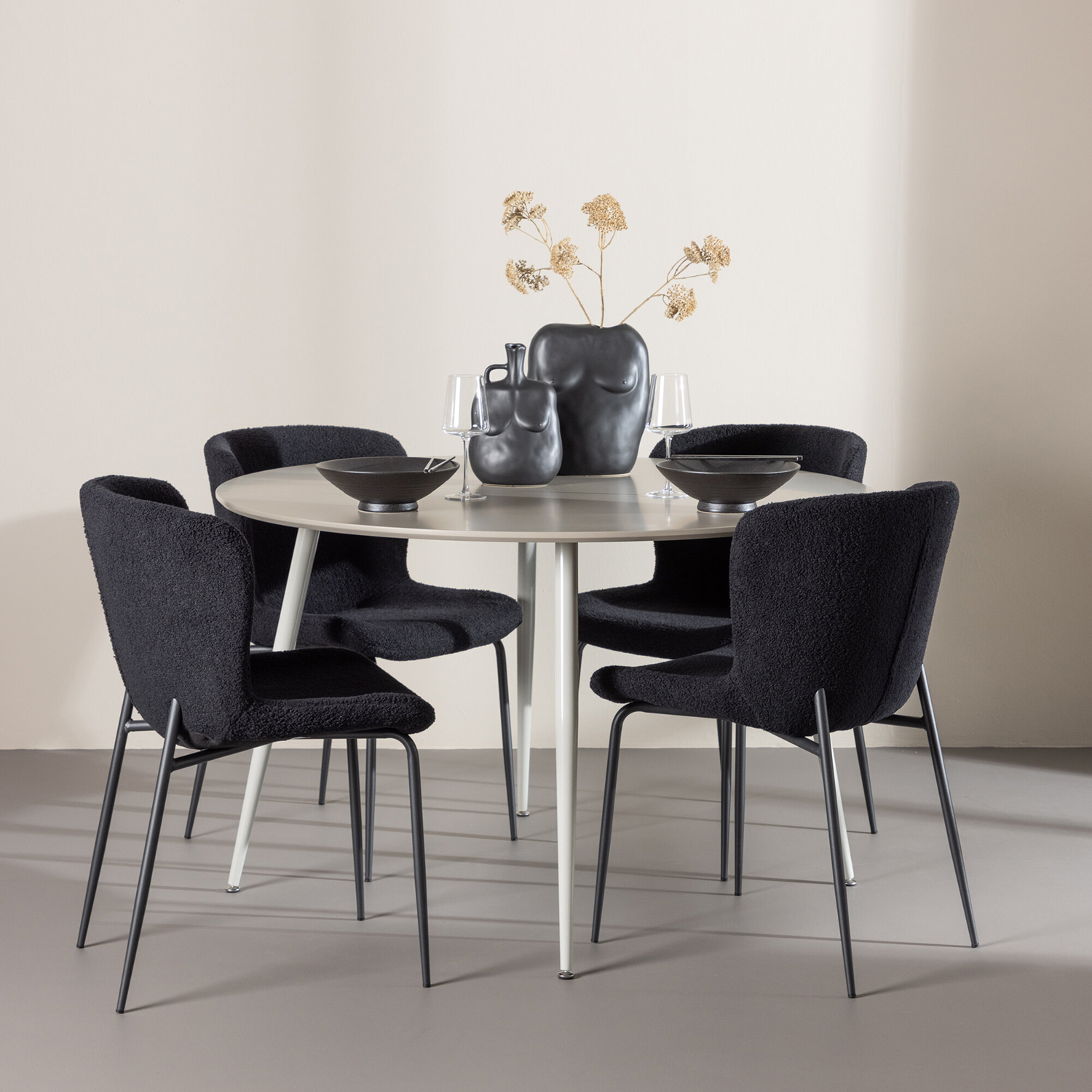 Matgrupp Venture Home Plaza Ø120 med 4 st Modesto Stolar