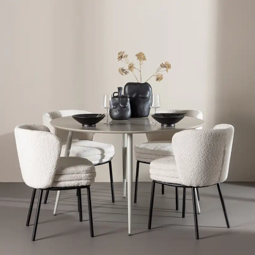 Matgrupp Venture Home Plaza Ø120 med 4 st Agnes Stolar