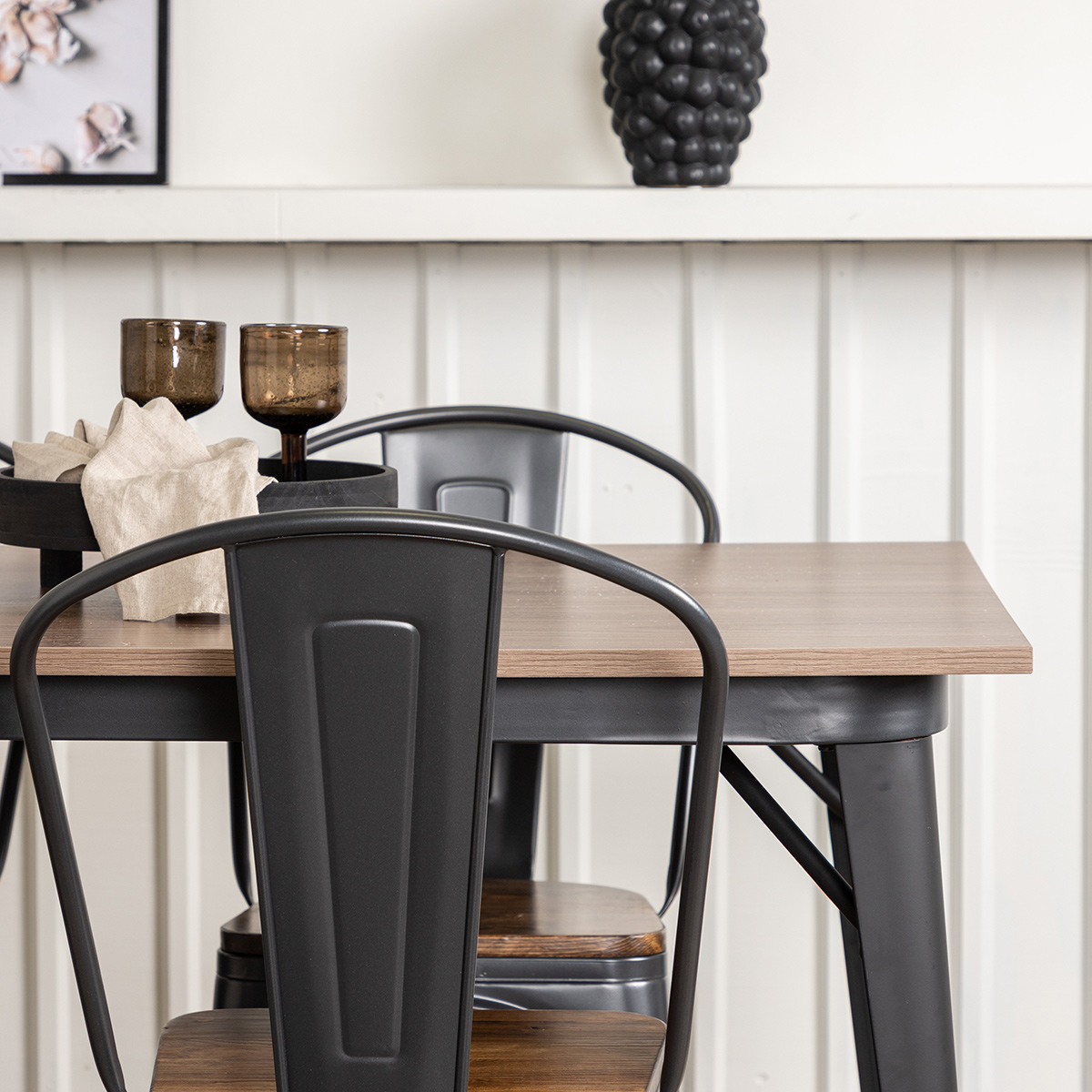 Tempe Dining Table - Black / Walnut MDF +Tempe Dining Chair Mörkgrå/Ek