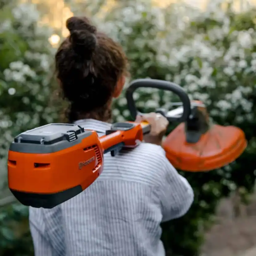 Grästrimmer Husqvarna 110 iL med Batteri och Laddare