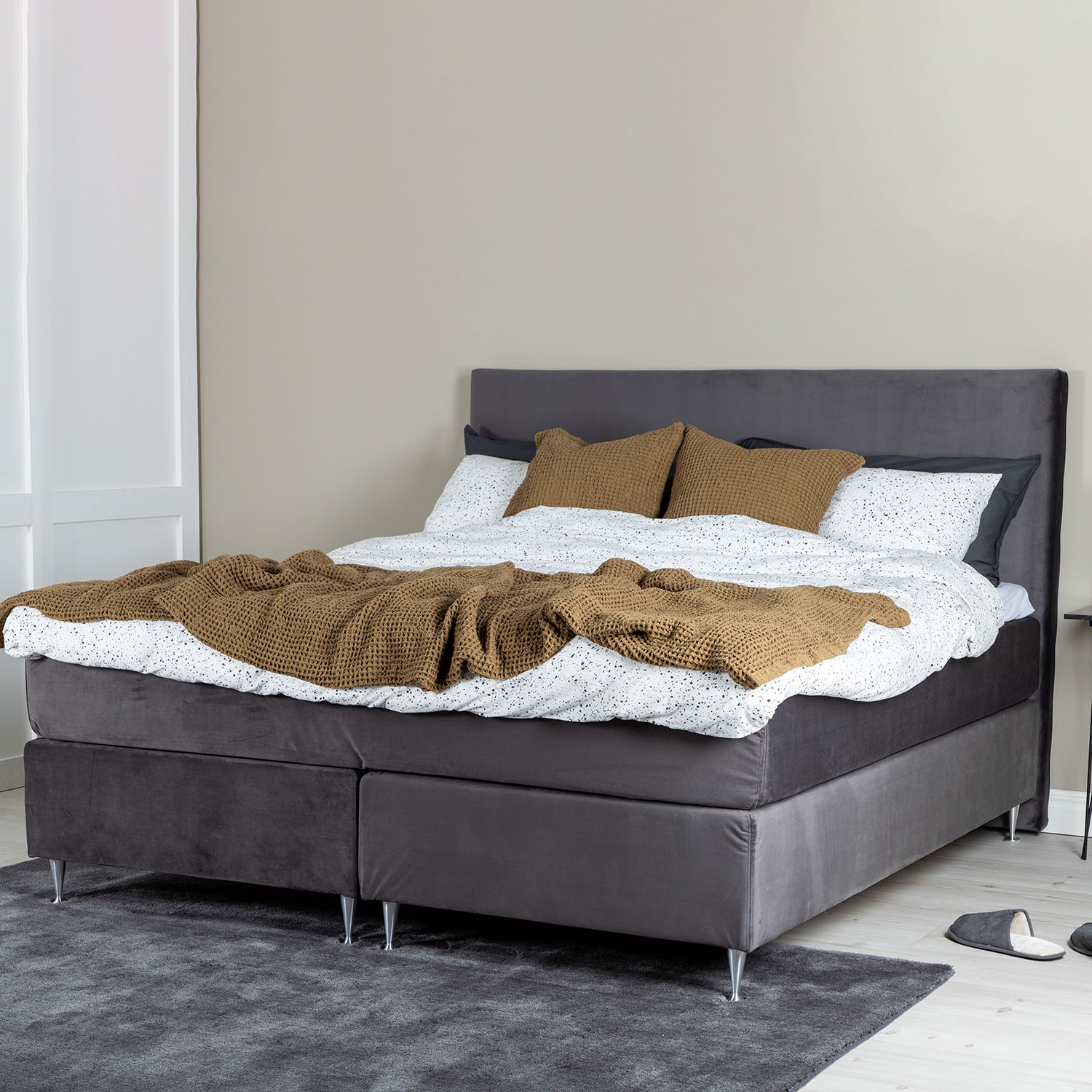 Kontinentalsäng Venture Home Frösslunda Sammet med Sänggavel Askelunda