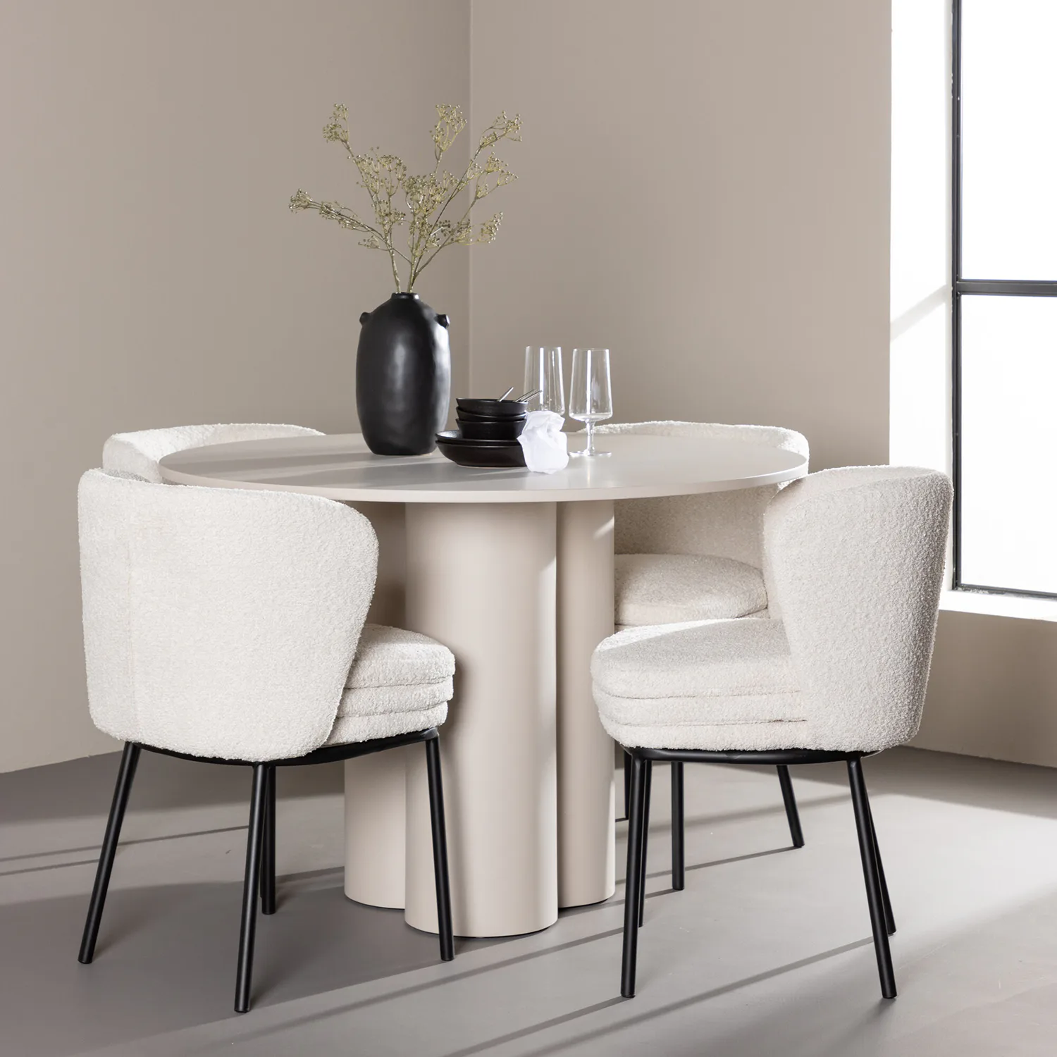 Olivia Dining Table with Agnes Dining Chair Beige/Vit