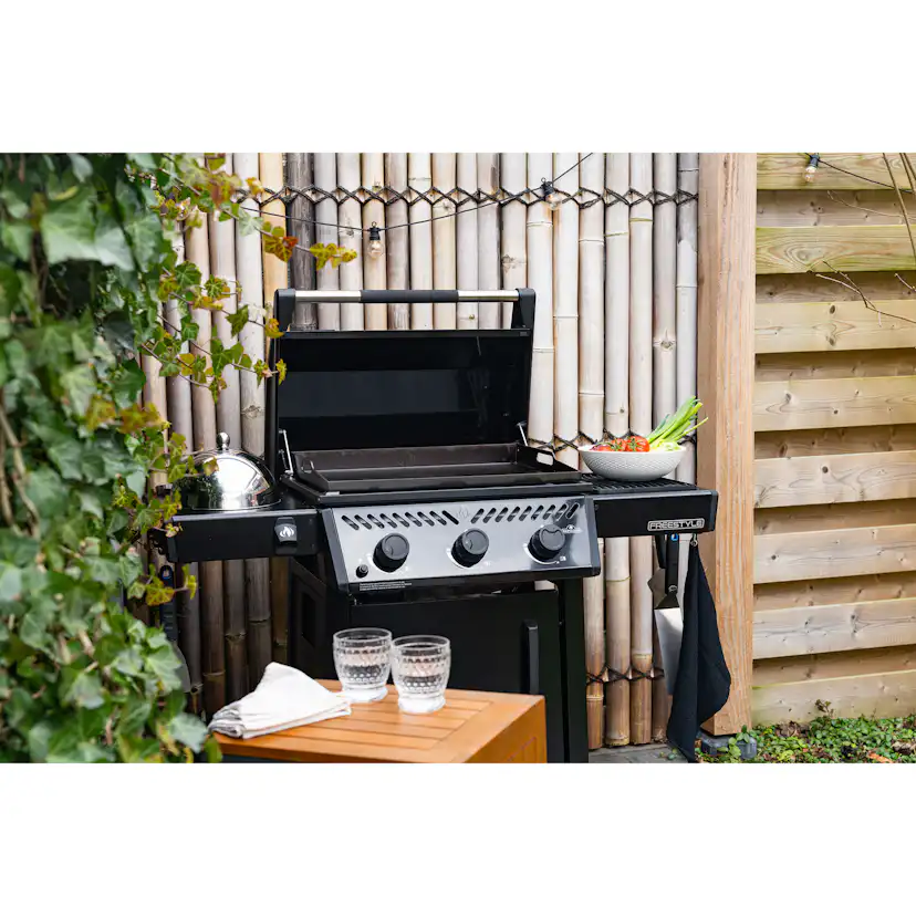 Gasolgrill Napoleon Freestyle Plancha Med Rostfri Stekplatta