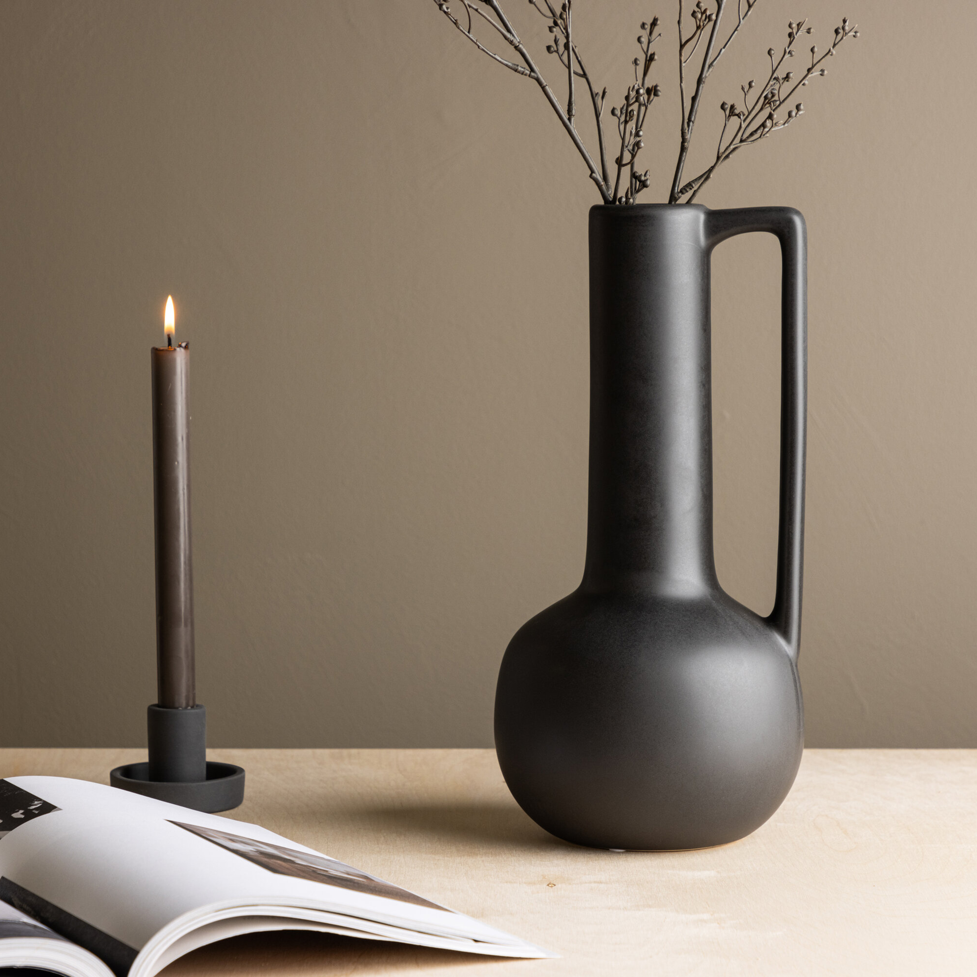 Allis Vase - Matte Black - 18*18*36 cm Svart