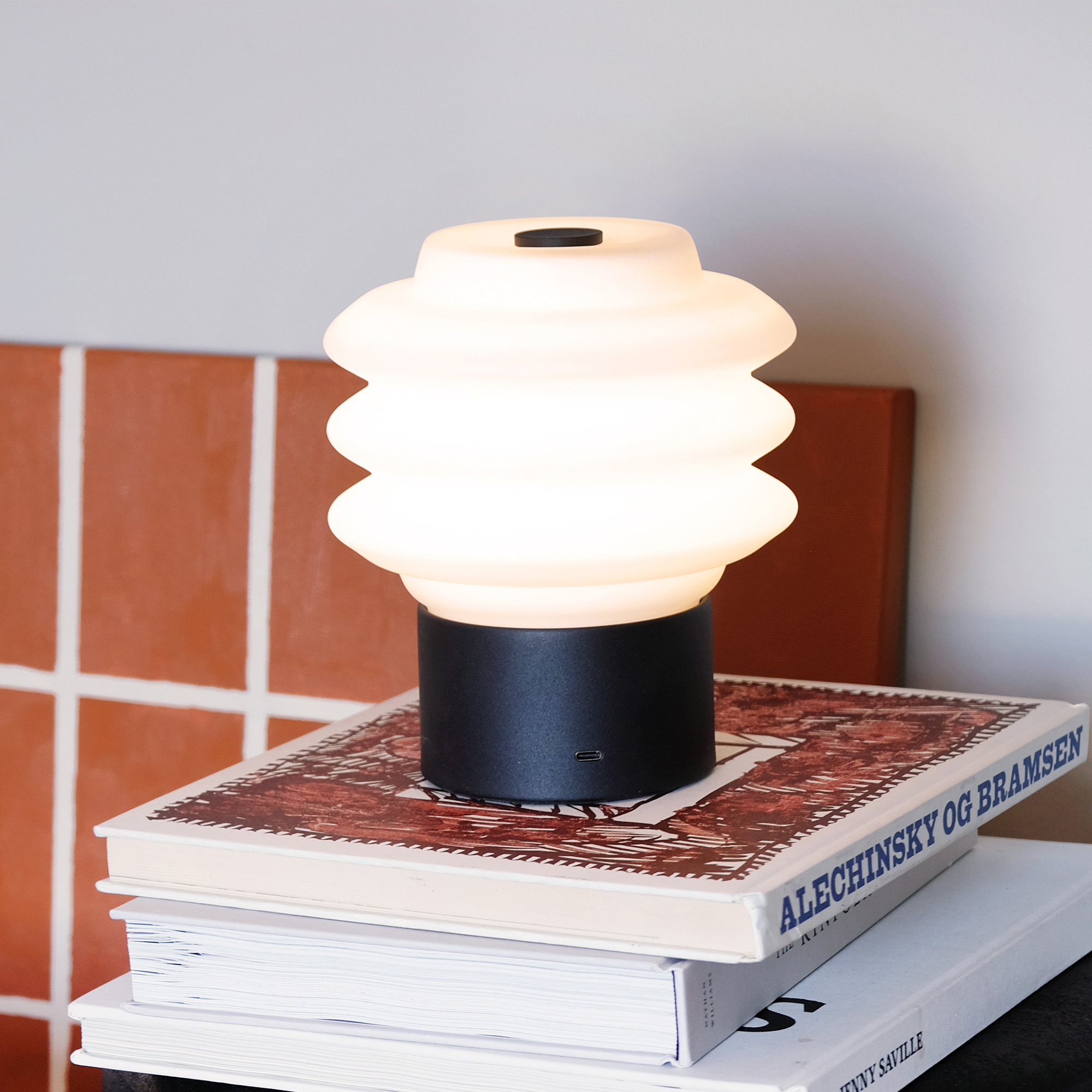 Portabel Bordslampa Dyberg Larsen Diva LED