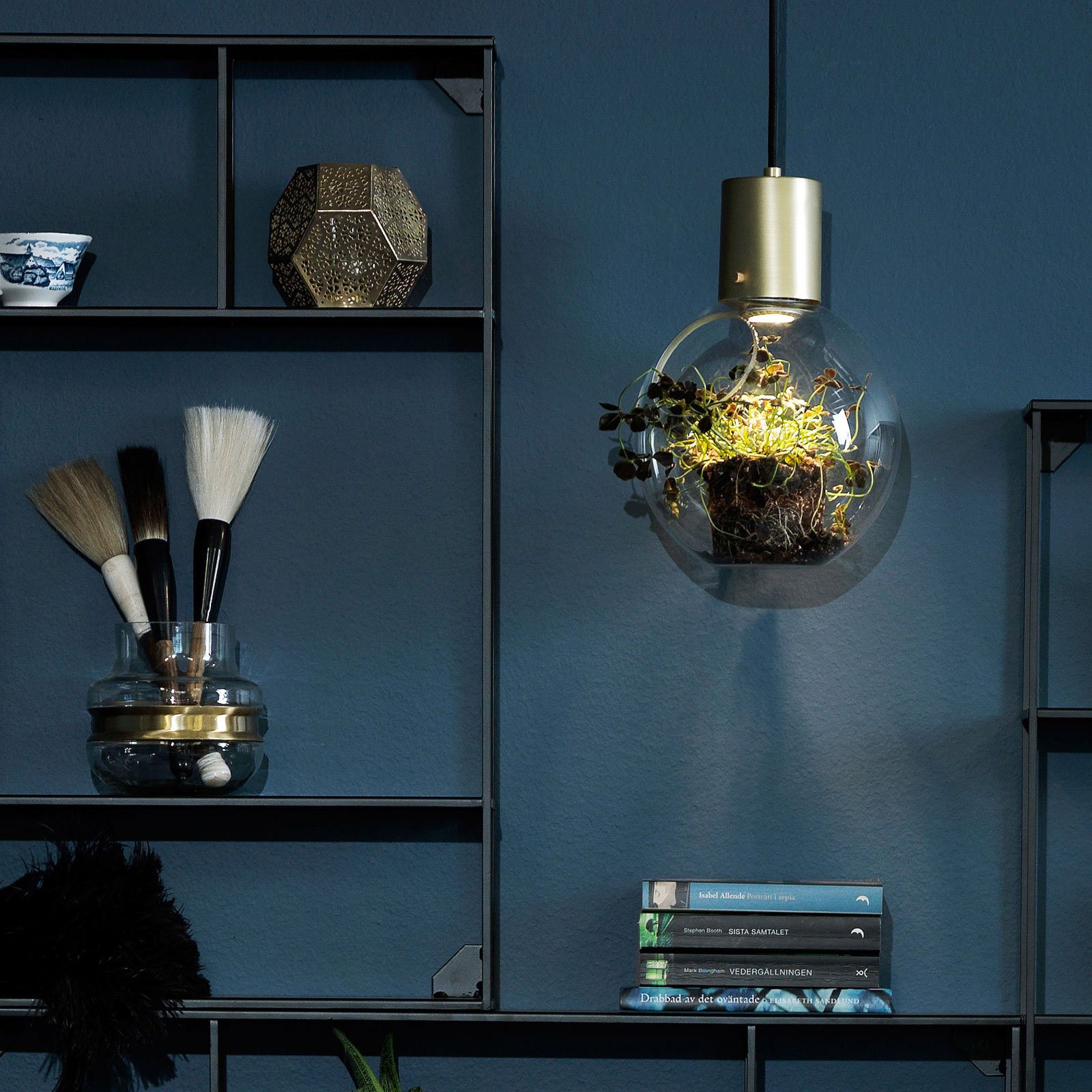 Fönsterlampa Globen Lighting Hole