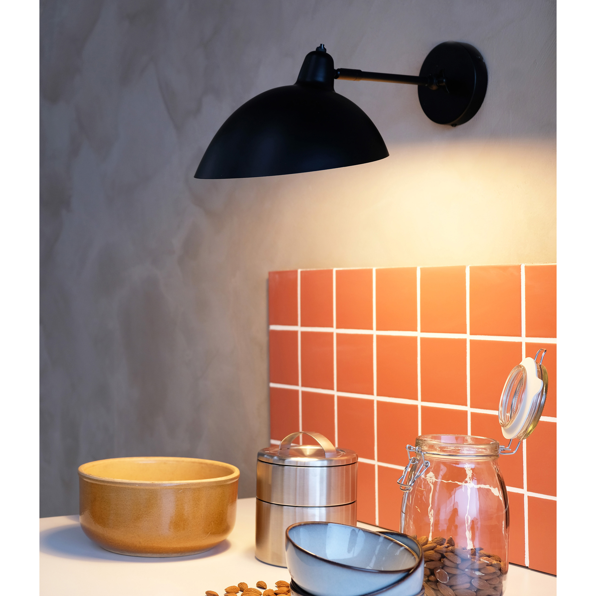 Vägglampa Dyberg Larsen Futura