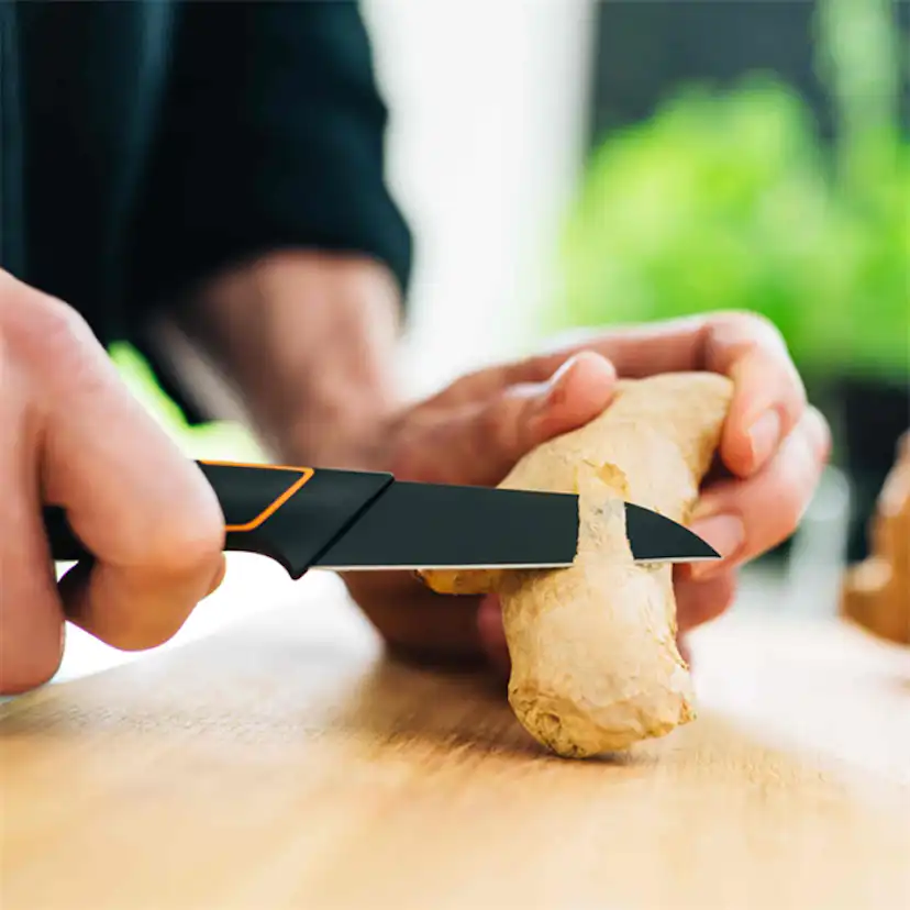 Skalkniv Fiskars Edge 8 cm - Liten & Mångsidig Kniv för Detaljarbete