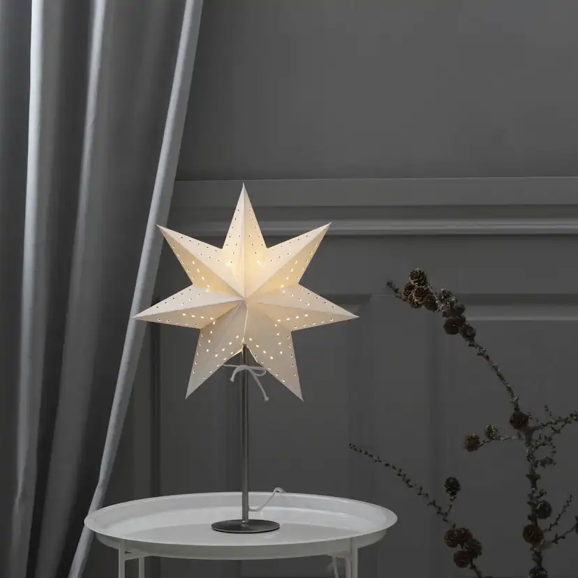 Adventsstjärna på Fot Star Trading Bobo
