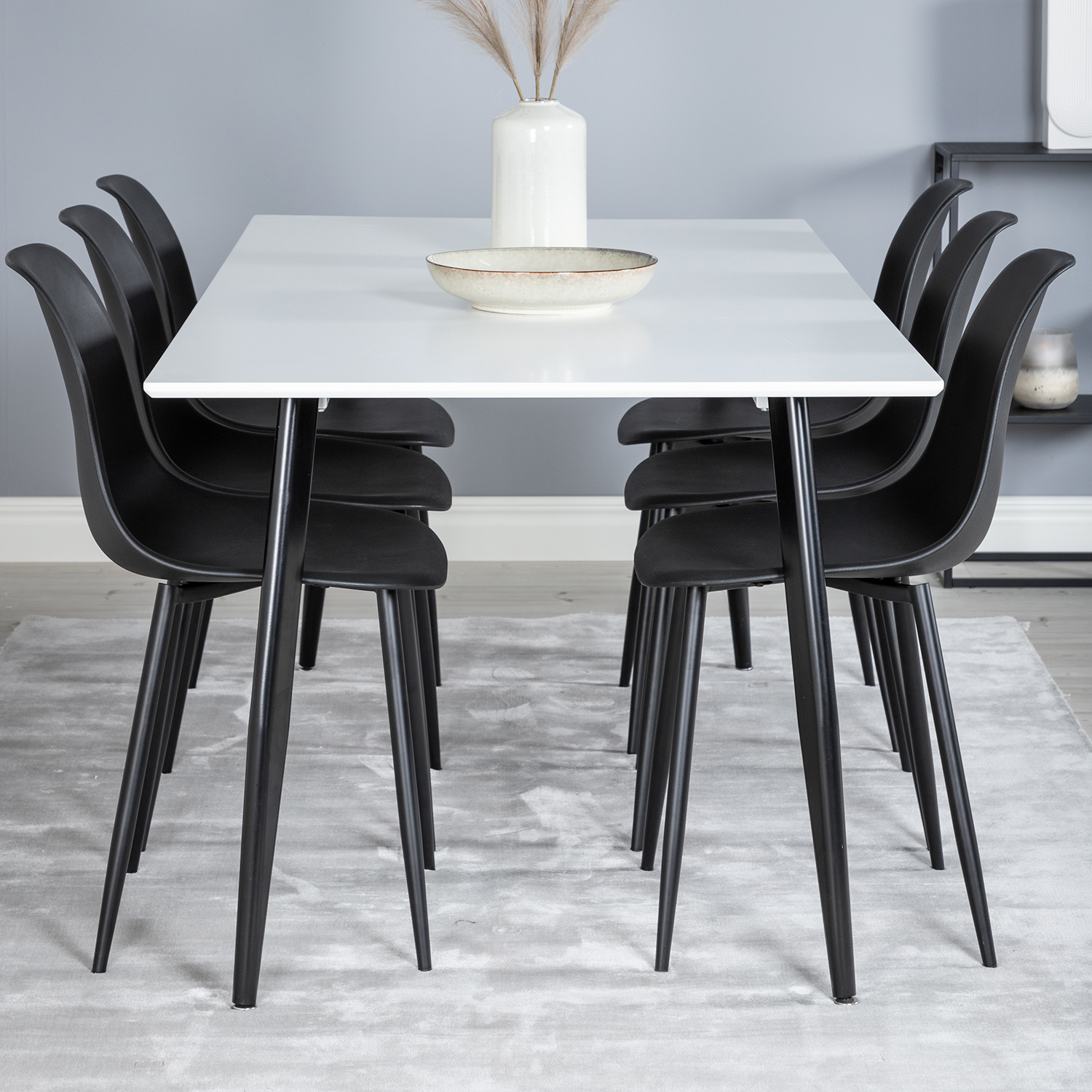 Matgrupp Venture Home Pobbie med 6 Pop Stolar