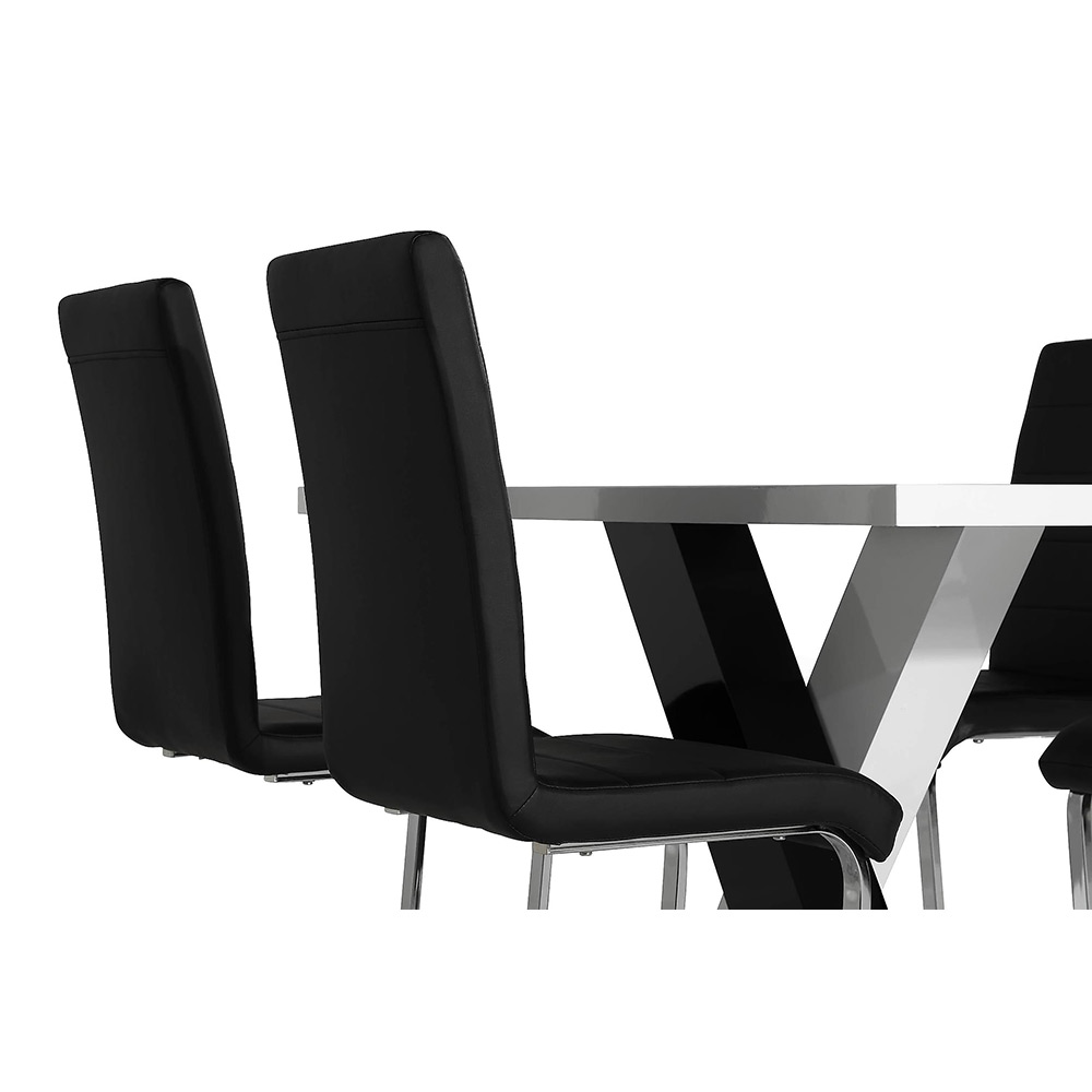 Matgrupp Scandinavian Choice Cesi med 4 Cibus Stolar