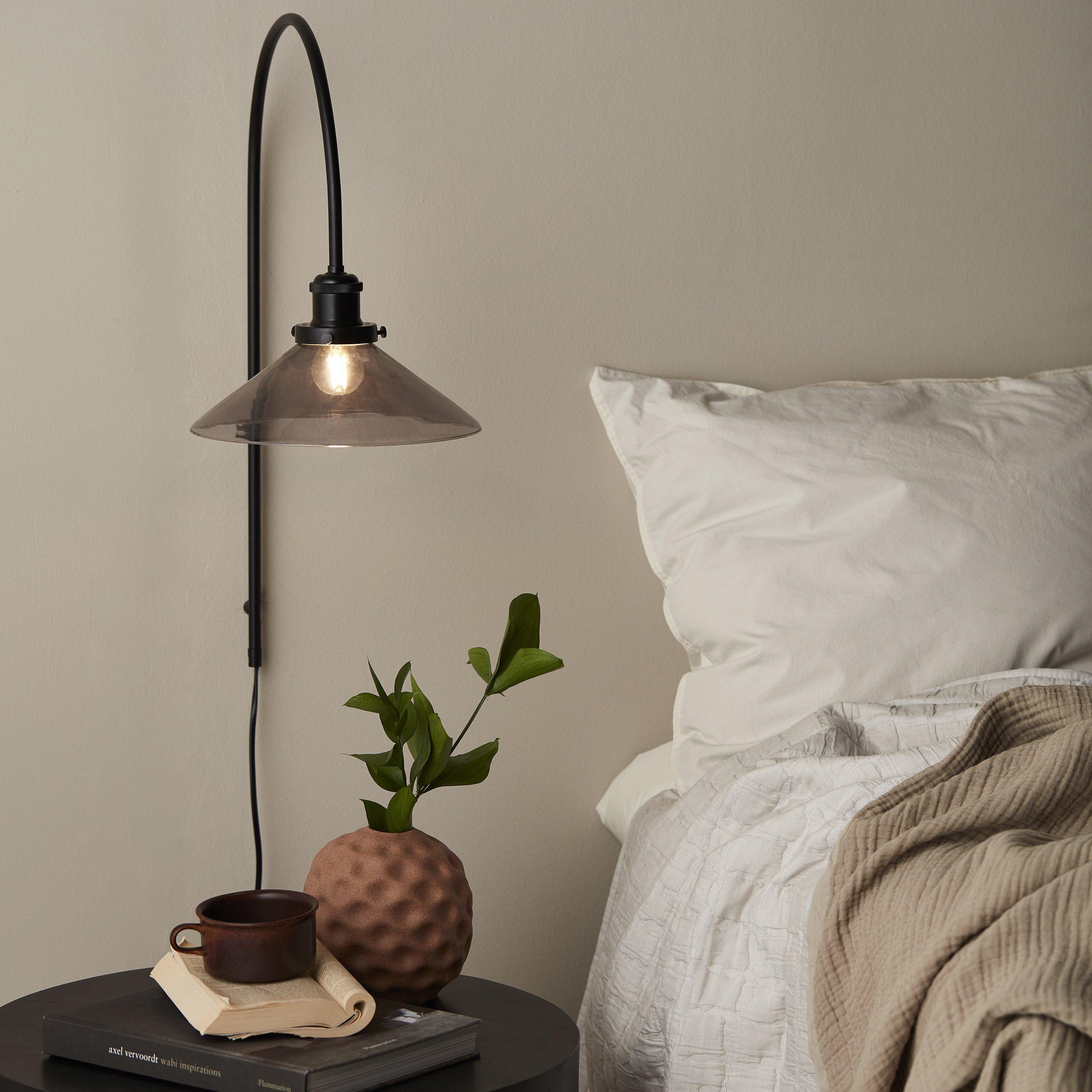 Vägglampa PR Home August