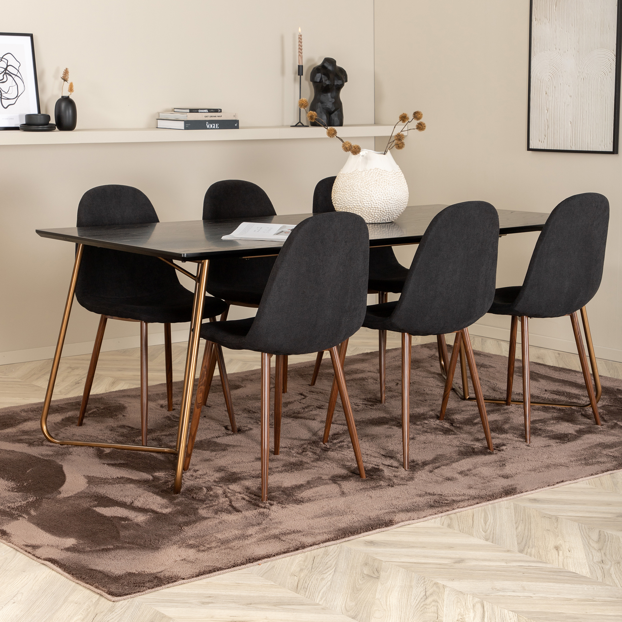 Matgrupp Venture Home Annika Valnöt med 6 Pobbie Stolar