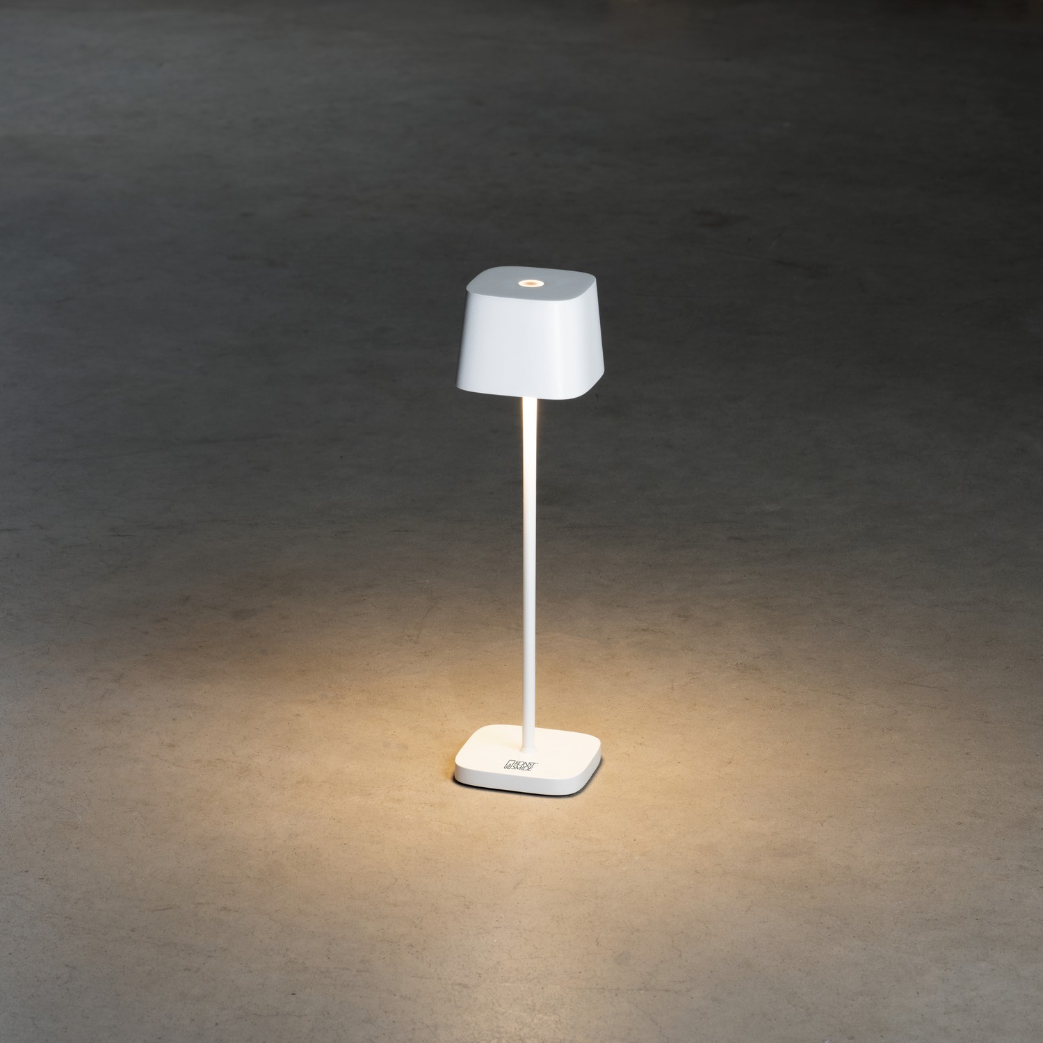 Bordslampa Gnosjö Konstsmide Capri USB Mini
