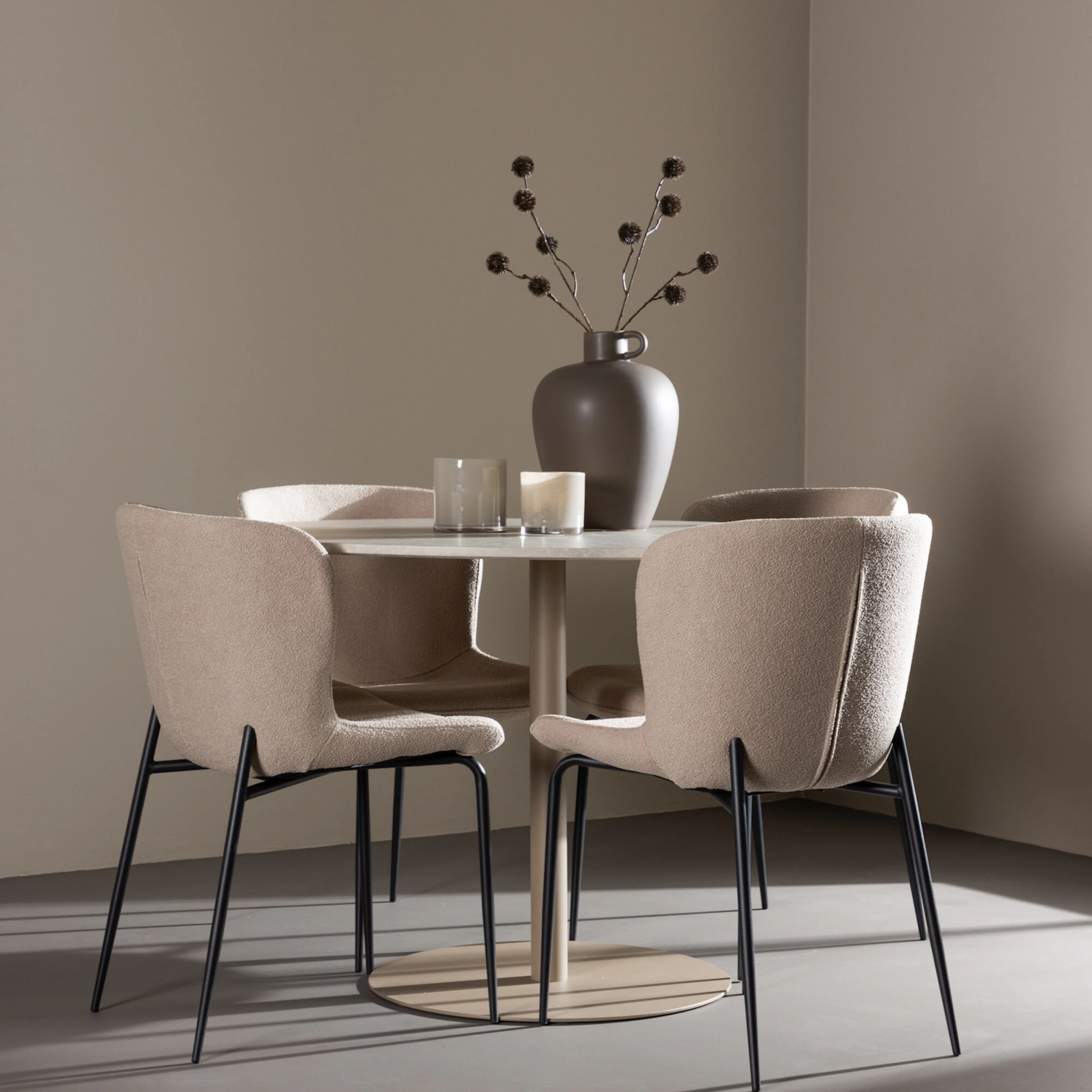 Lycke Dining Table with Modesto Dining Chair Beige/Vit