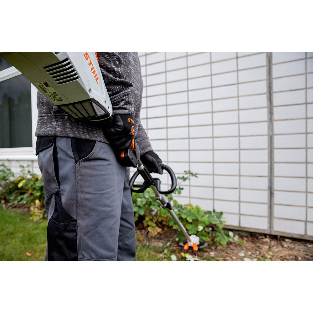 Kombimaskin STIHL KMA 135 R Utan Batteri & Laddare