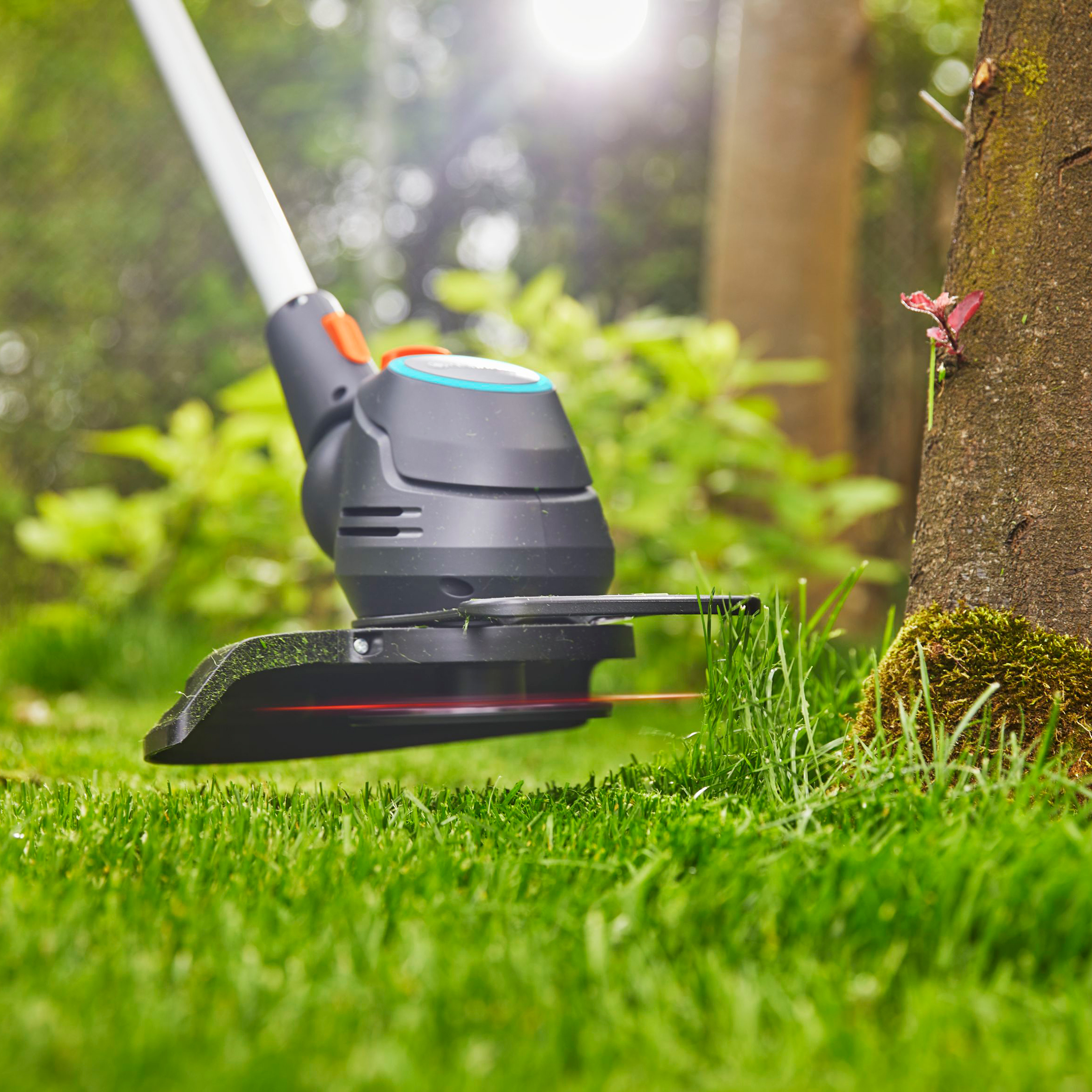 Grästrimmer Gardena ComfortCut Li-18/23 med Batteri