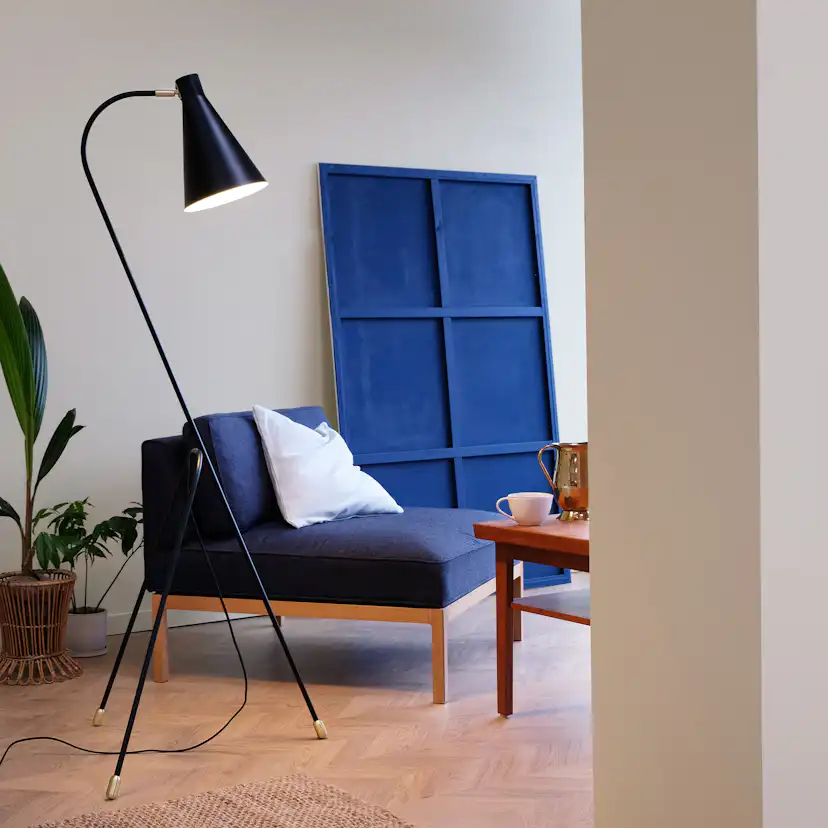 Golvlampa Dyberg Larsen Miles