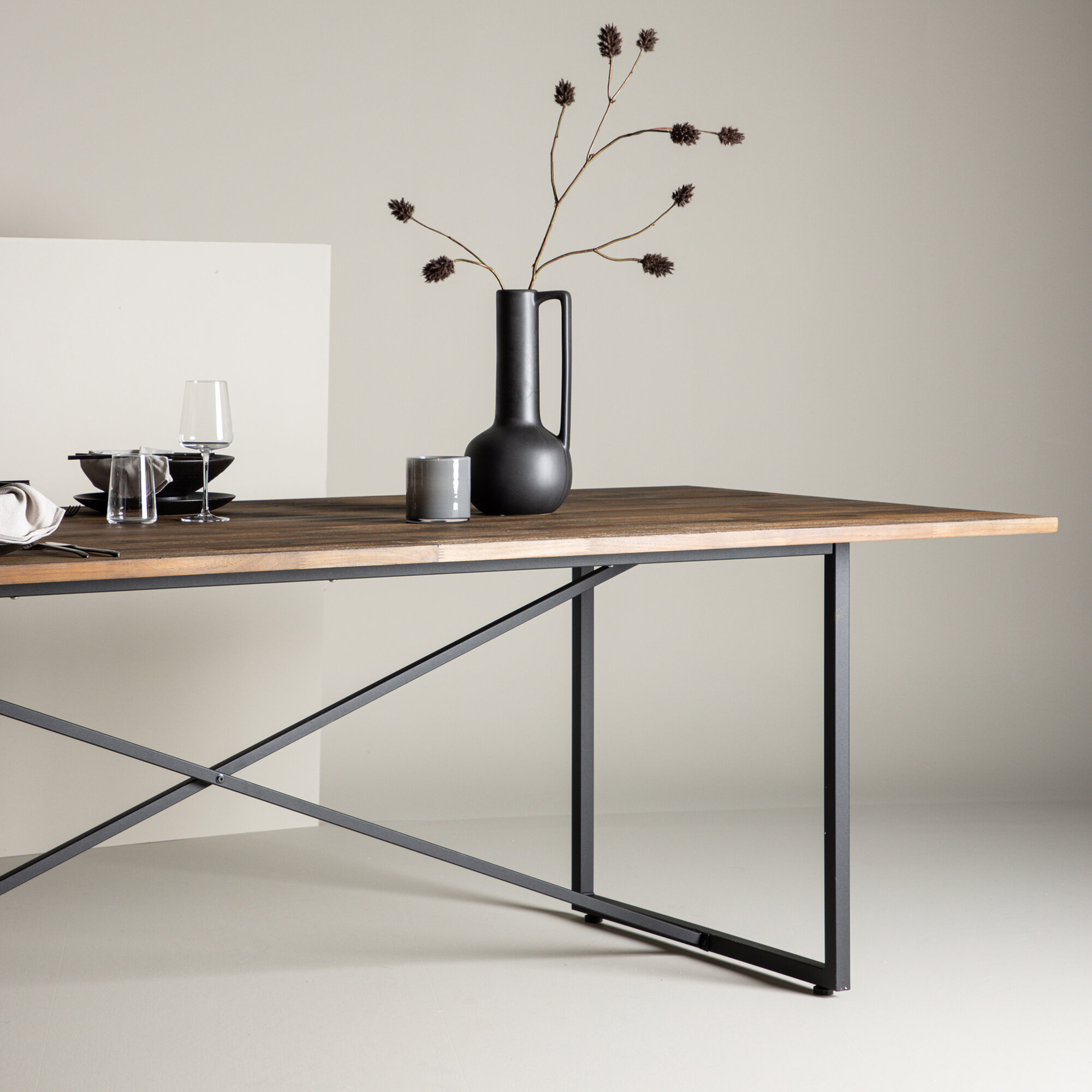 Matbord Venture Home Padang