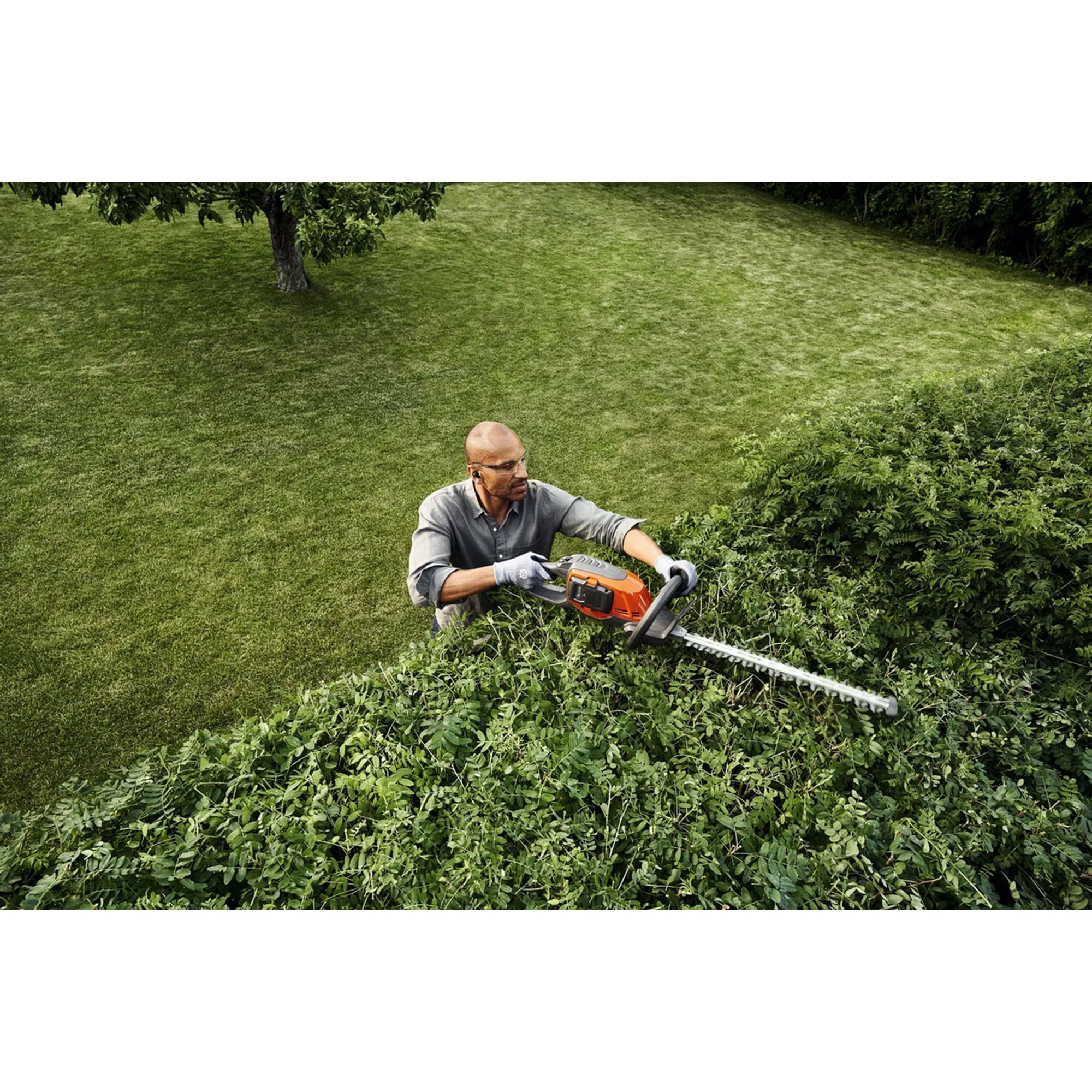 Häcksax Husqvarna 215iHD45 med Batteri och Laddare