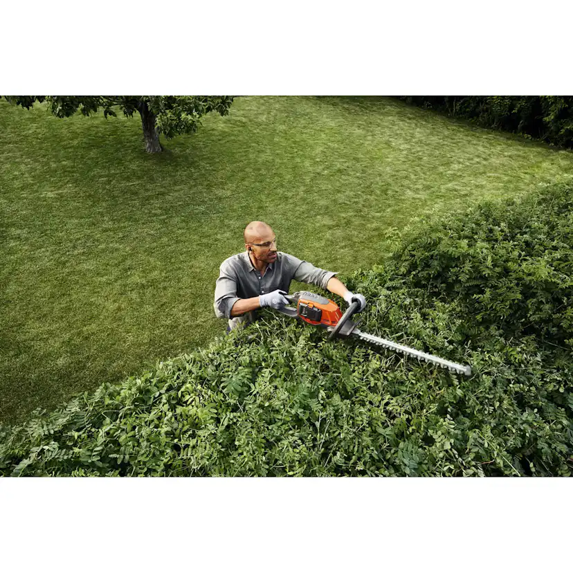 Häcksax Husqvarna 215iHD45 med Batteri och Laddare
