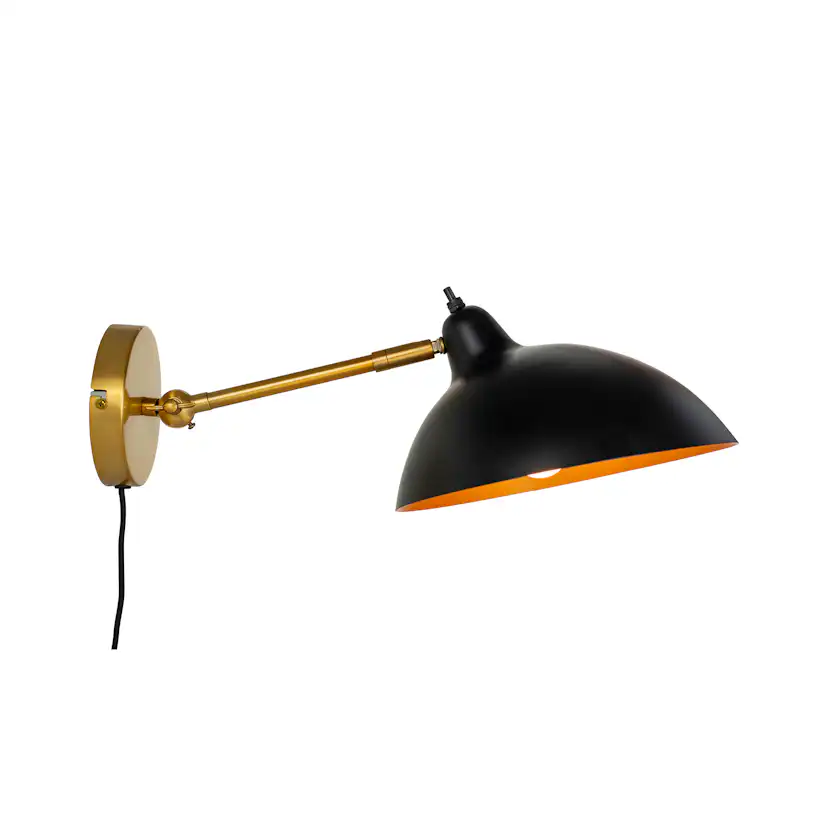 Vägglampa Dyberg Larsen Futura