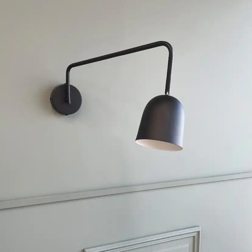 Vägglampa Dyberg Larsen Manchester
