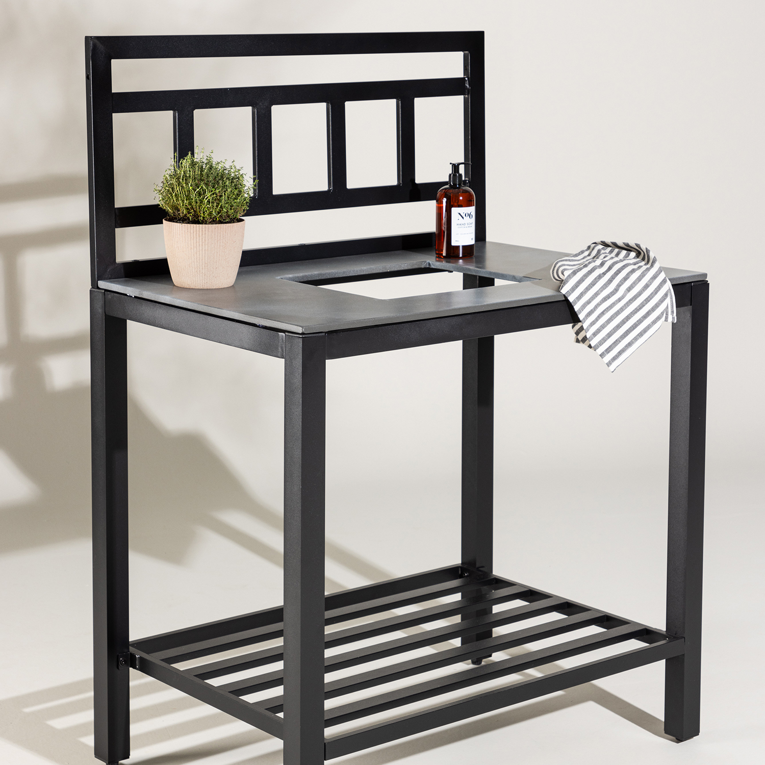 Alicante garden kitchen table with hole black/fiber concrete Med vaskhål