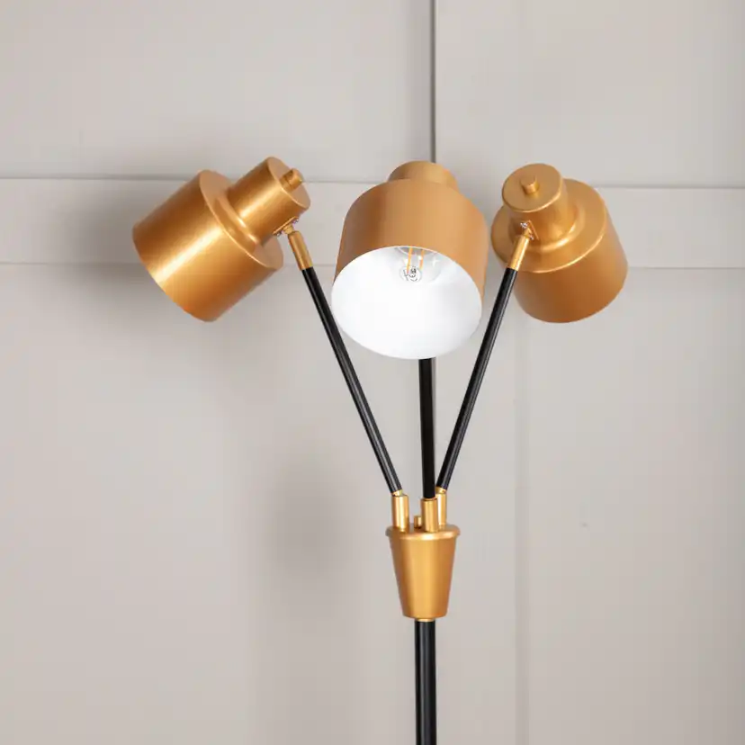 Golvlampa Venture Home Vifta 3