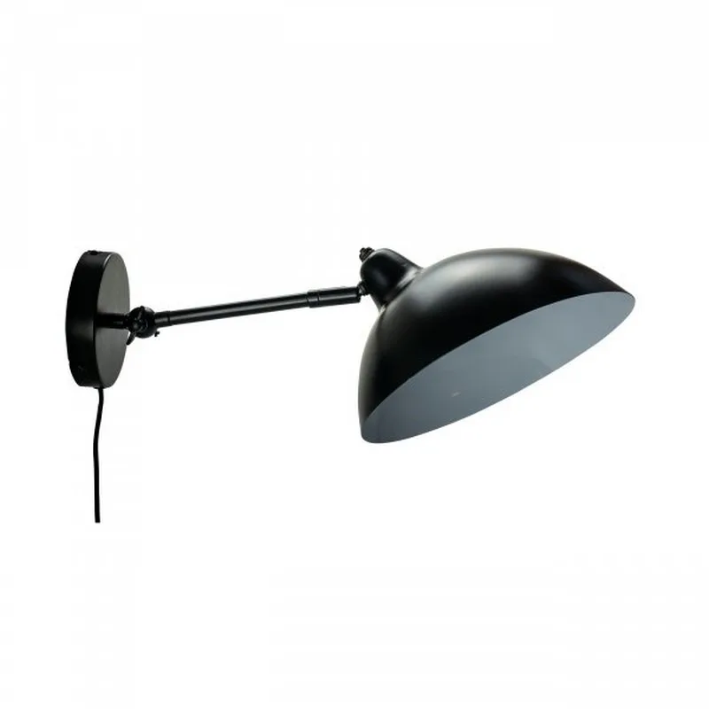 Vägglampa Dyberg Larsen Futura