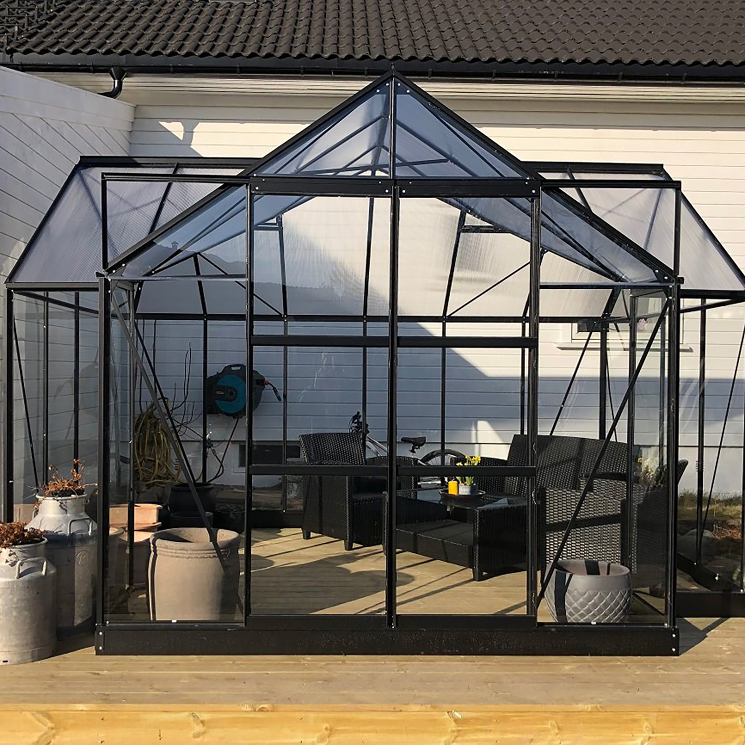 Växthus Gardeney Triton Svart Aluminiumstomme med UV-skyddat Polykarbonattak & Härdat Glas, 10,2 m²