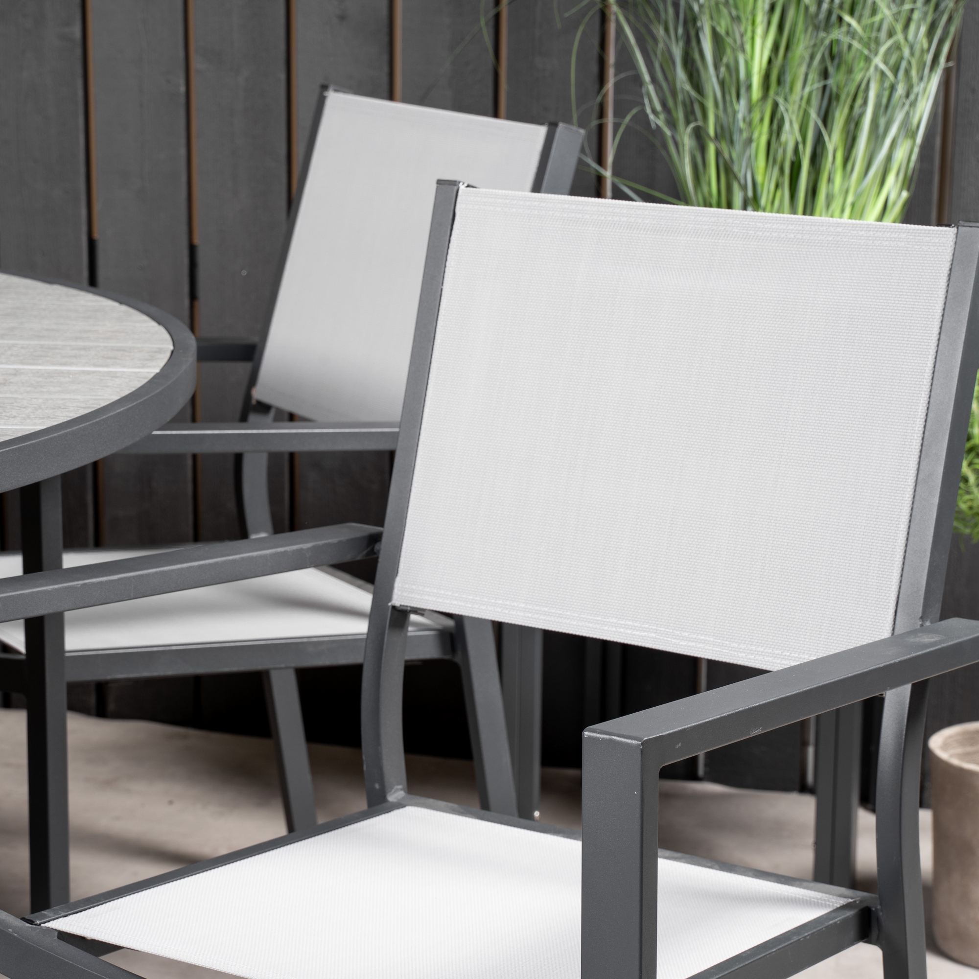 Matgrupp Venture Home Pincy Ø140 med 6 Copacabana Matstolar