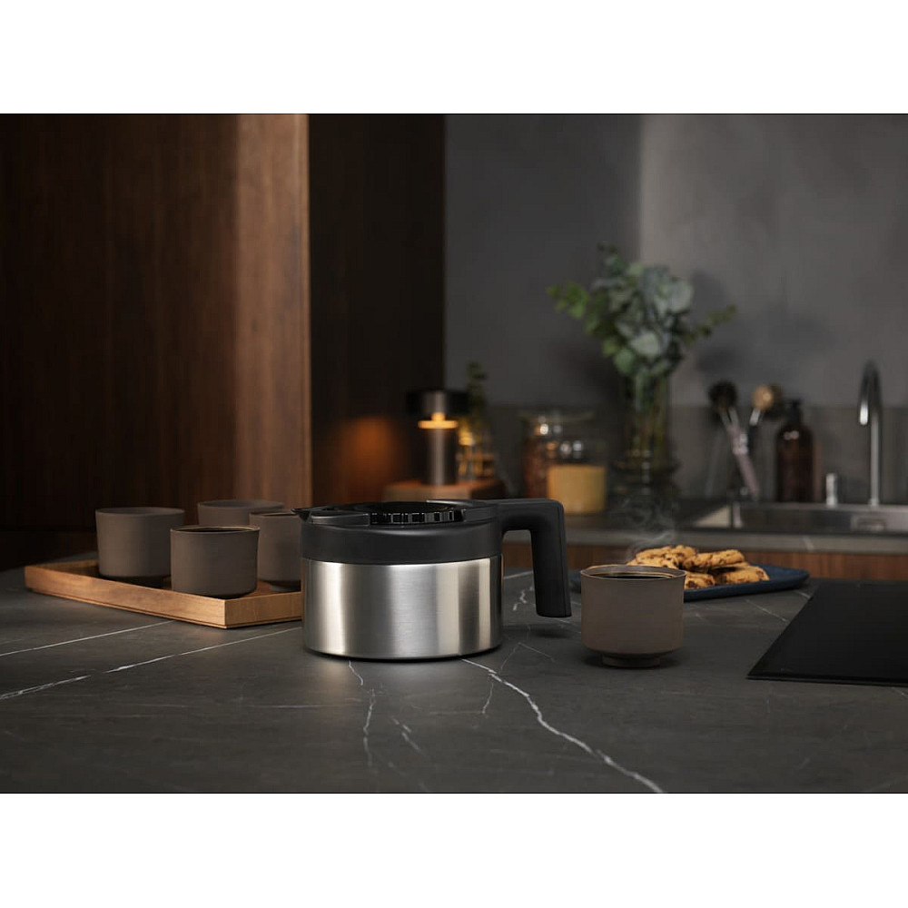 Inbyggnadsbar Kaffebryggare AEG KKB894500B med Mjölkkanna för Skum