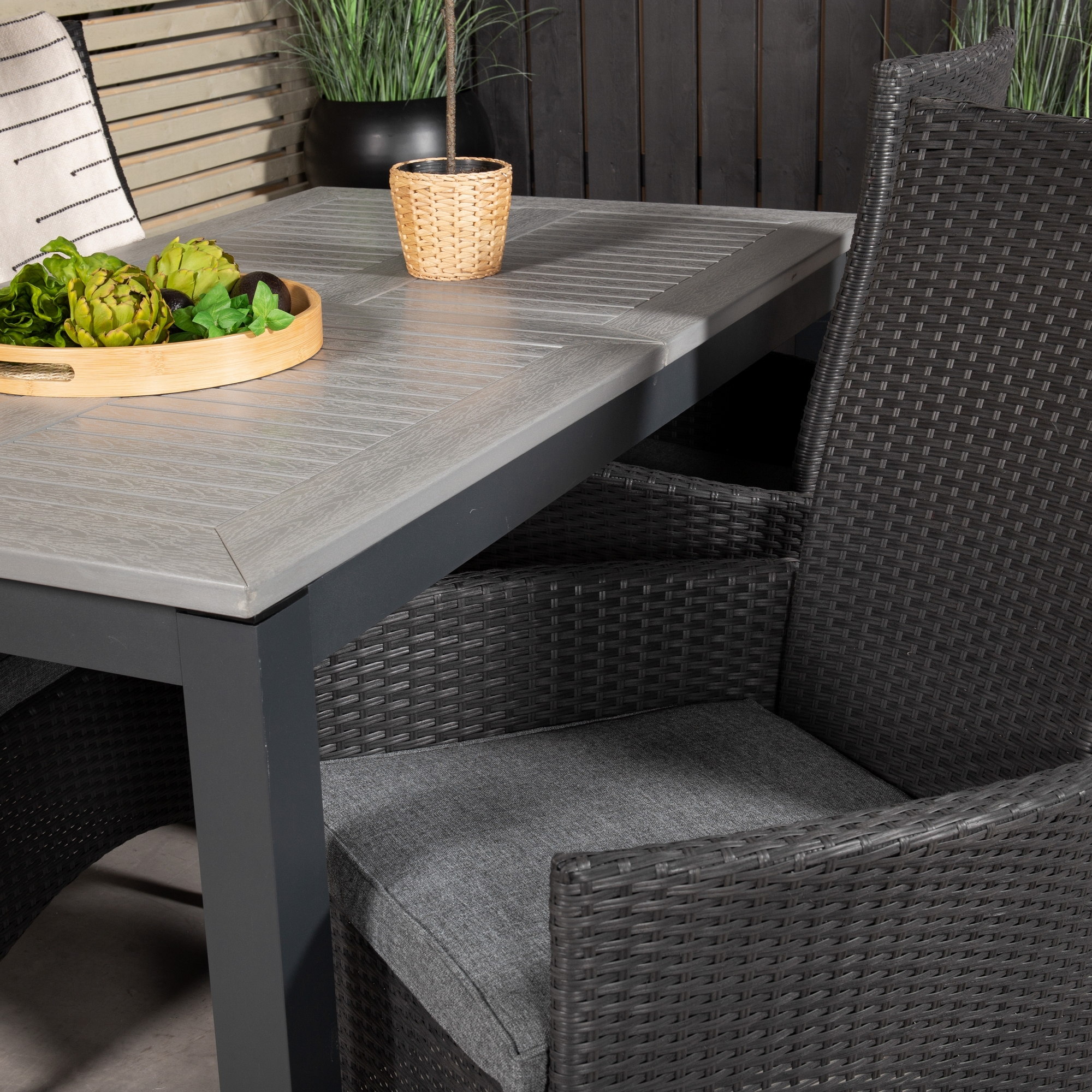 Matgrupp Venture Home Aleyna 160/240 med 4 Pishi Matstolar