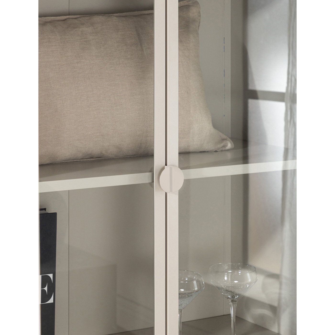 Skåp Venture Home Piring Vitrinskåp med Glasdörrar