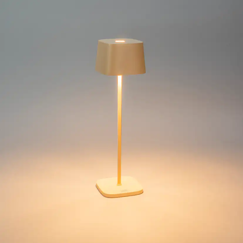 Bordslampa Gnosjö Konstsmide Capri USB