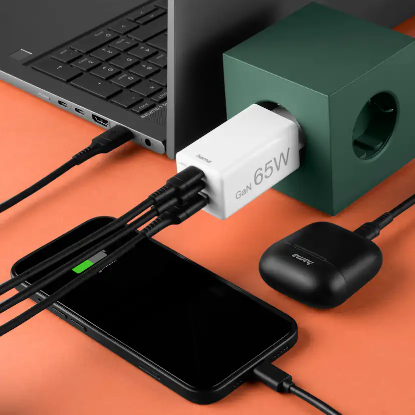 Laddare HAMA 2x USB-C 1x USB-A GaN 65W Vit