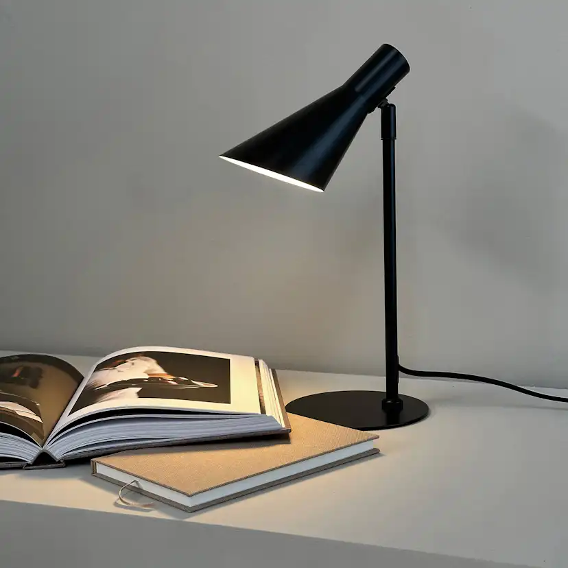 Bordslampa Dyberg Larsen DL12 Mini