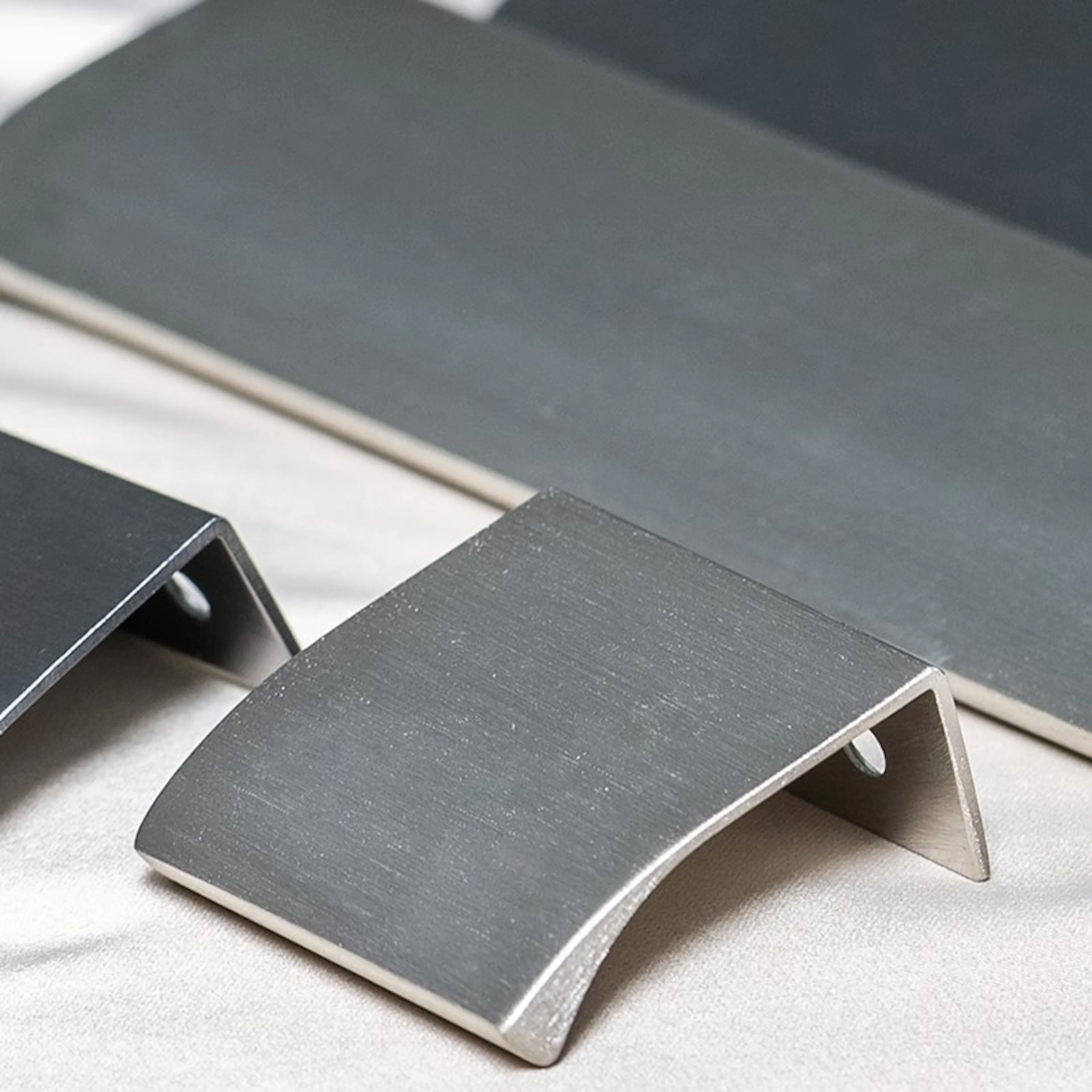 HANDTAG VERGE 200 INOX Grå
