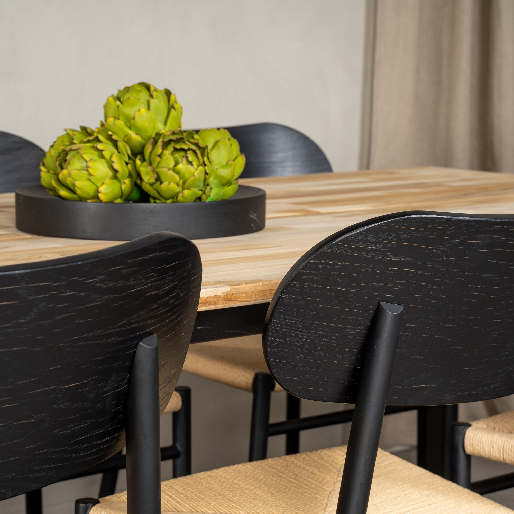 Matgrupp Venture Home Cornelia med 6 Peggy Stolar Svart