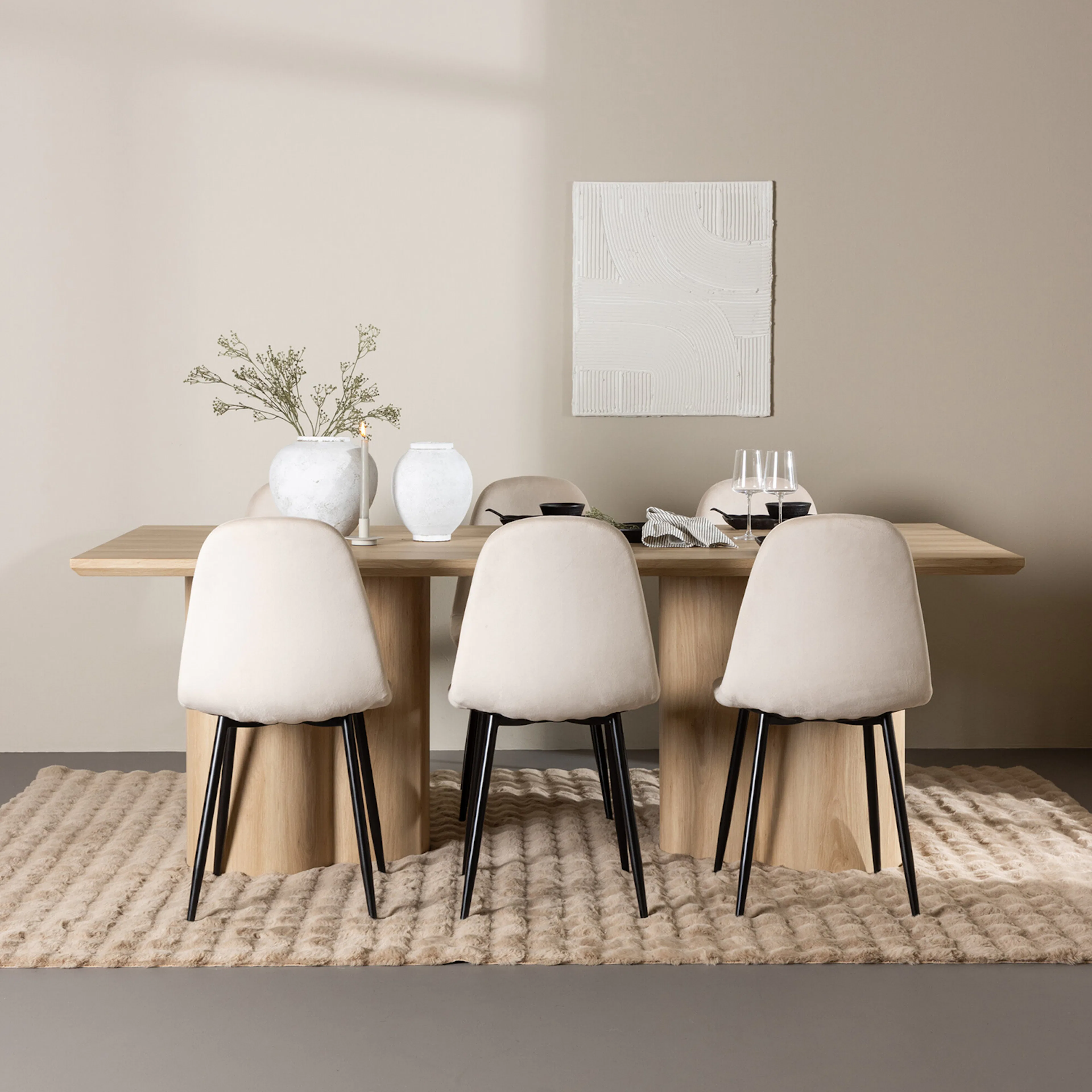 Olivia Dining Table with Polar Dining Chair Färg: Vittvätt/Beige, Ben: Svarta