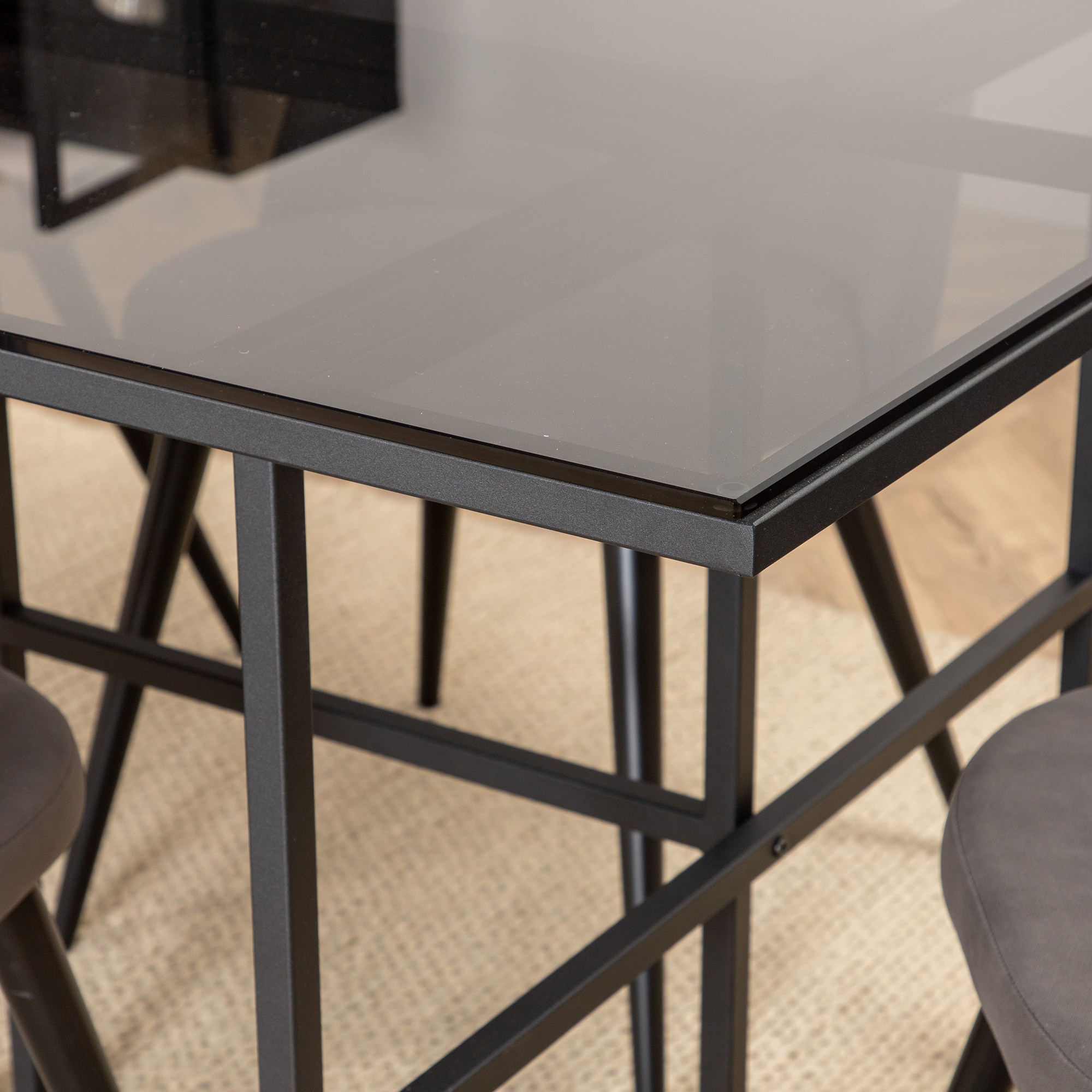Matgrupp Venture Home Lund med 6 Valentina Stitcthes Stolar