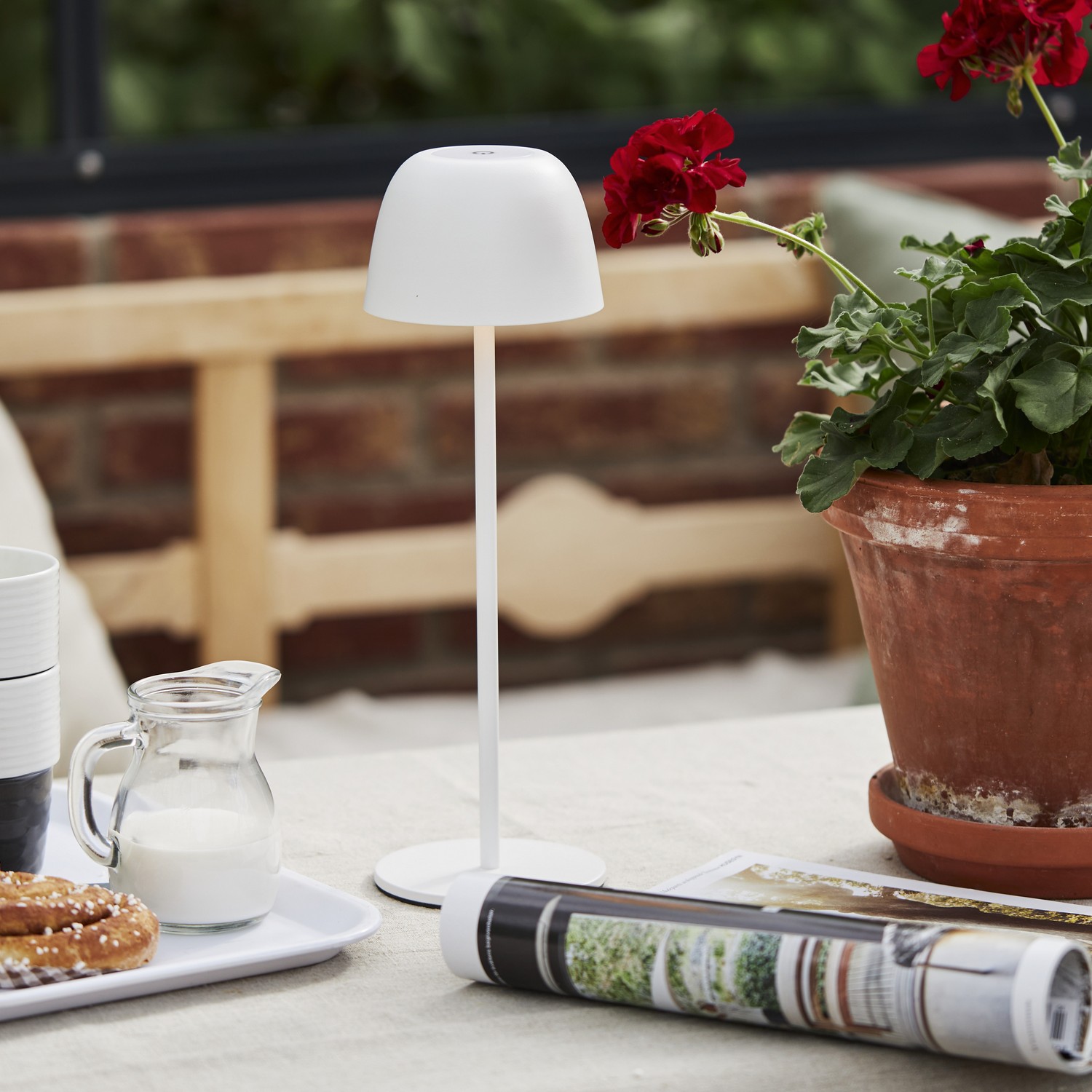 Bordslampa Star Trading Ronda USB