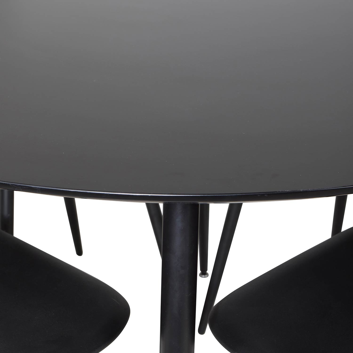 Matgrupp Venture Home Silvia med 4 Pop Stolar Runt